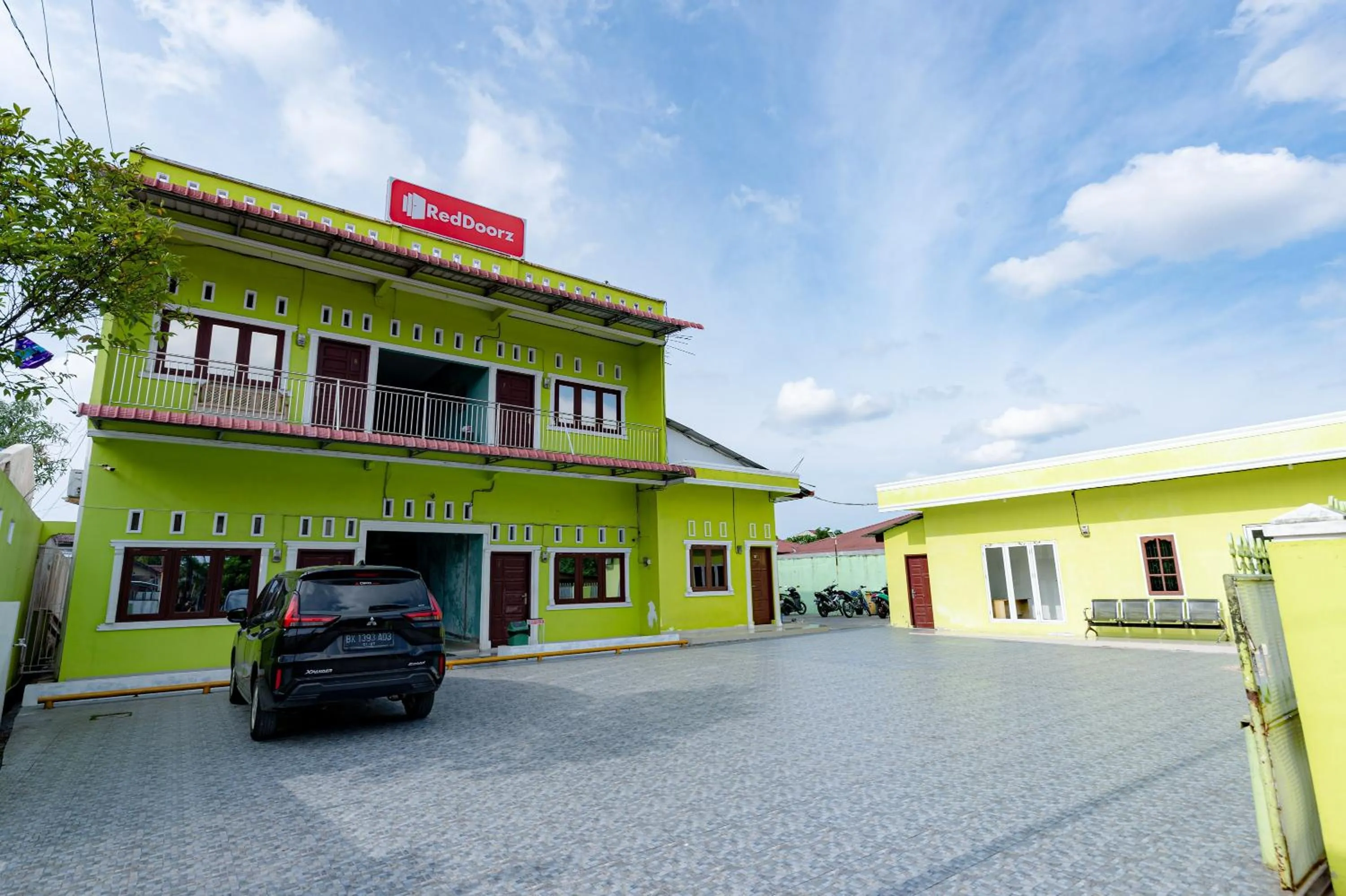 Property building in RedDoorz Syariah near UISU Medan