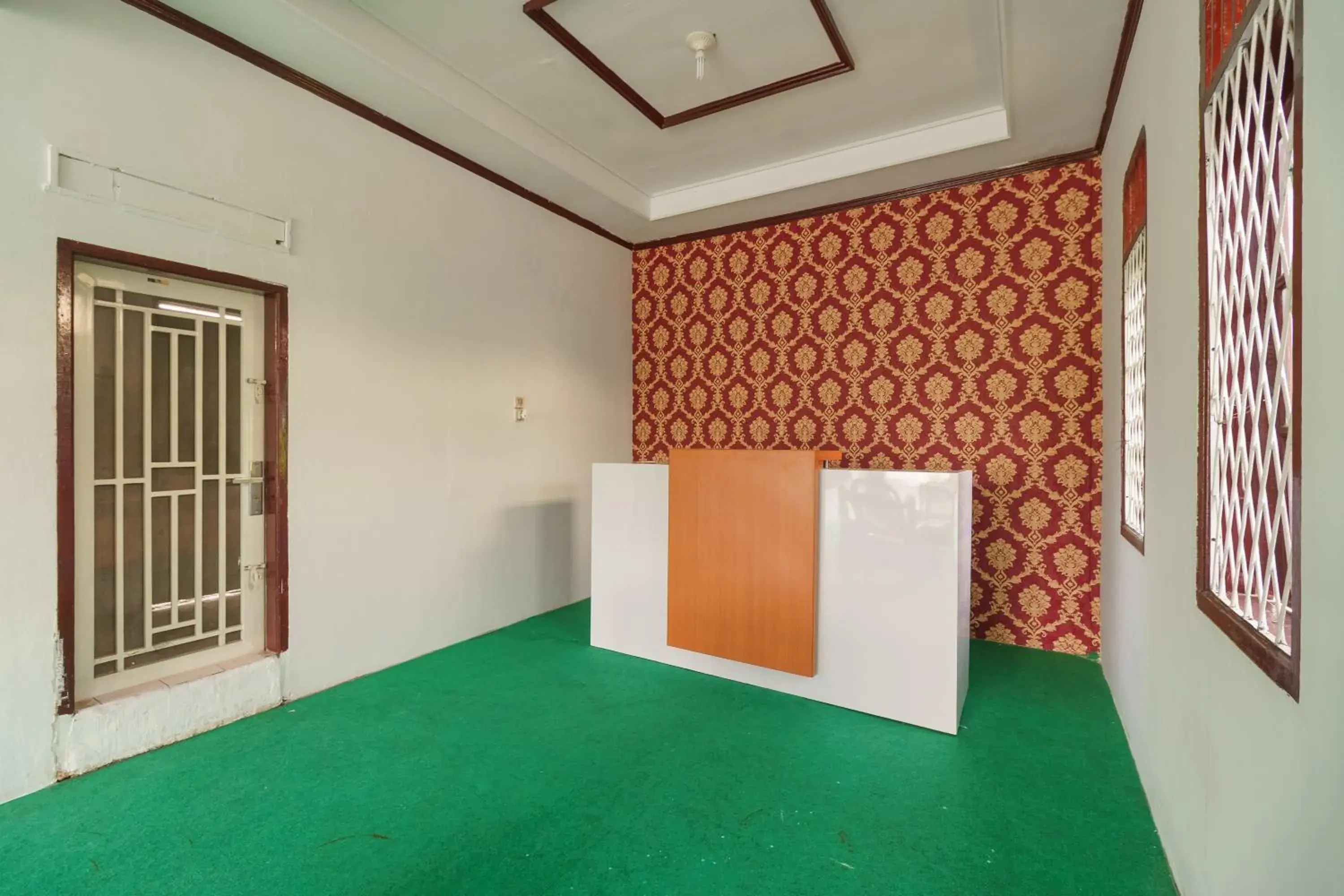 Lobby or reception in RedDoorz Syariah near UISU Medan Lobby or reception in RedDoorz Syariah near UISU Medan