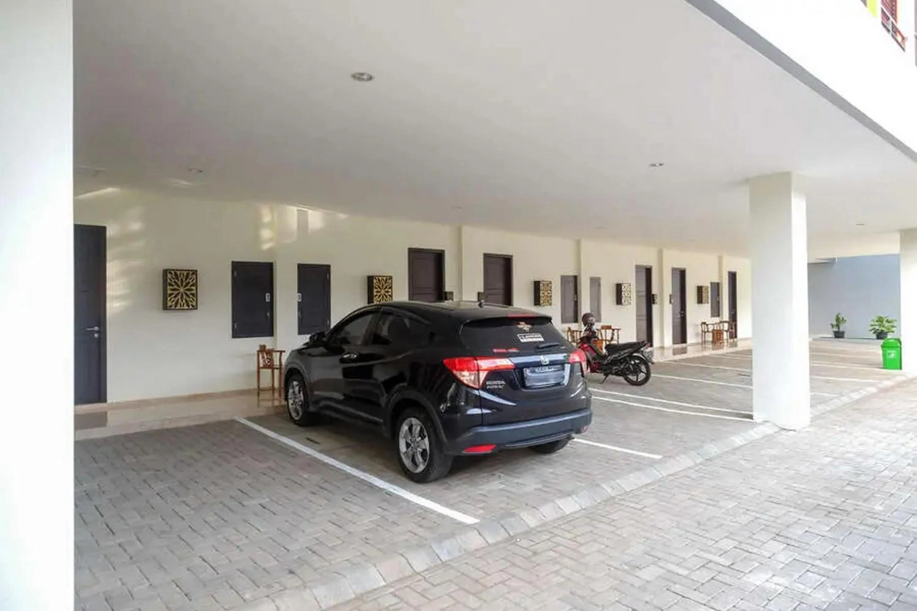 Parking in Urbanview Sumampir Anugrah Purwokerto by RedDoorz