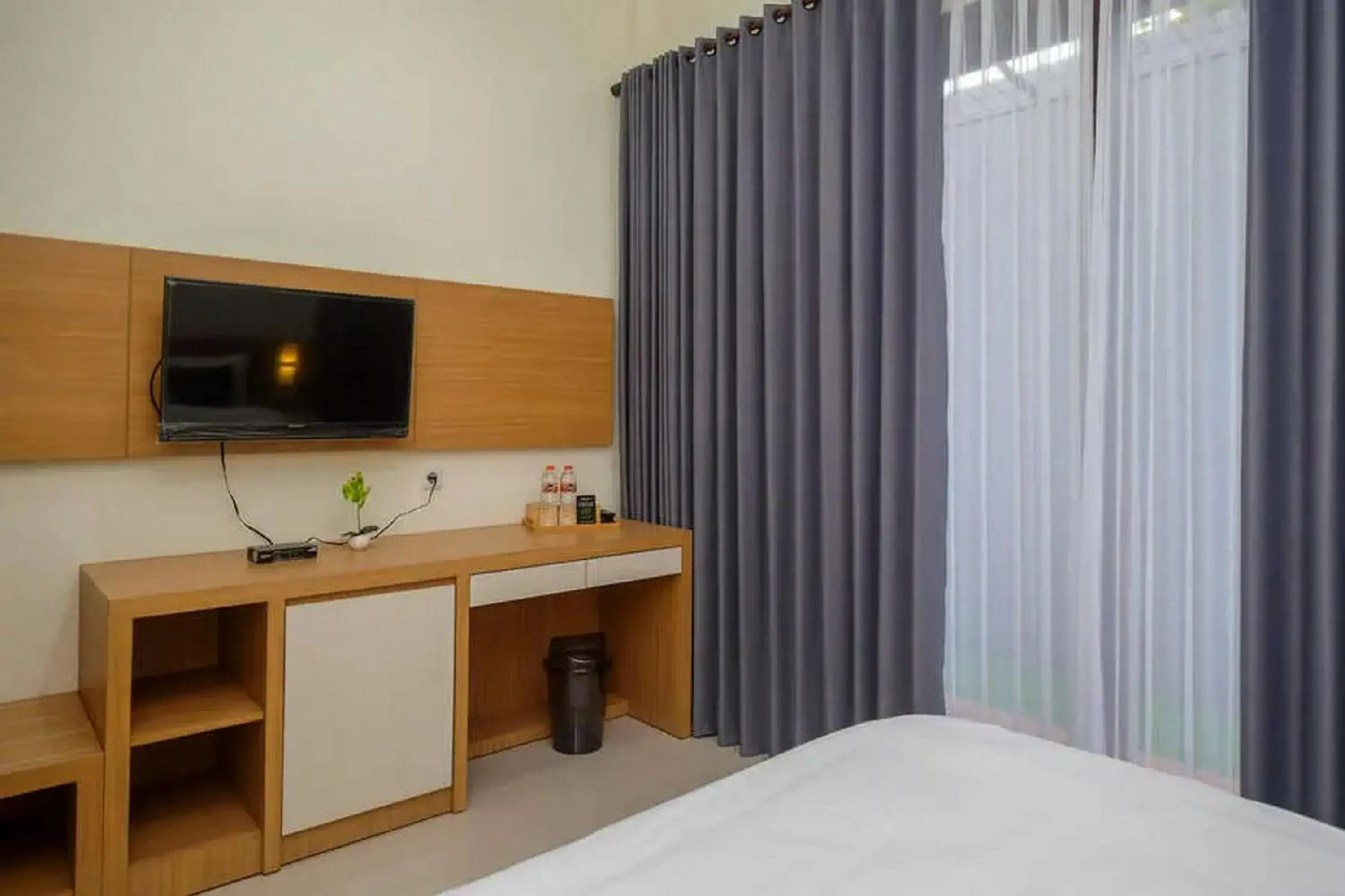 Bedroom, Bed in Urbanview Sumampir Anugrah Purwokerto by RedDoorz Bedroom, Bed in Urbanview Sumampir Anugrah Purwokerto by RedDoorz