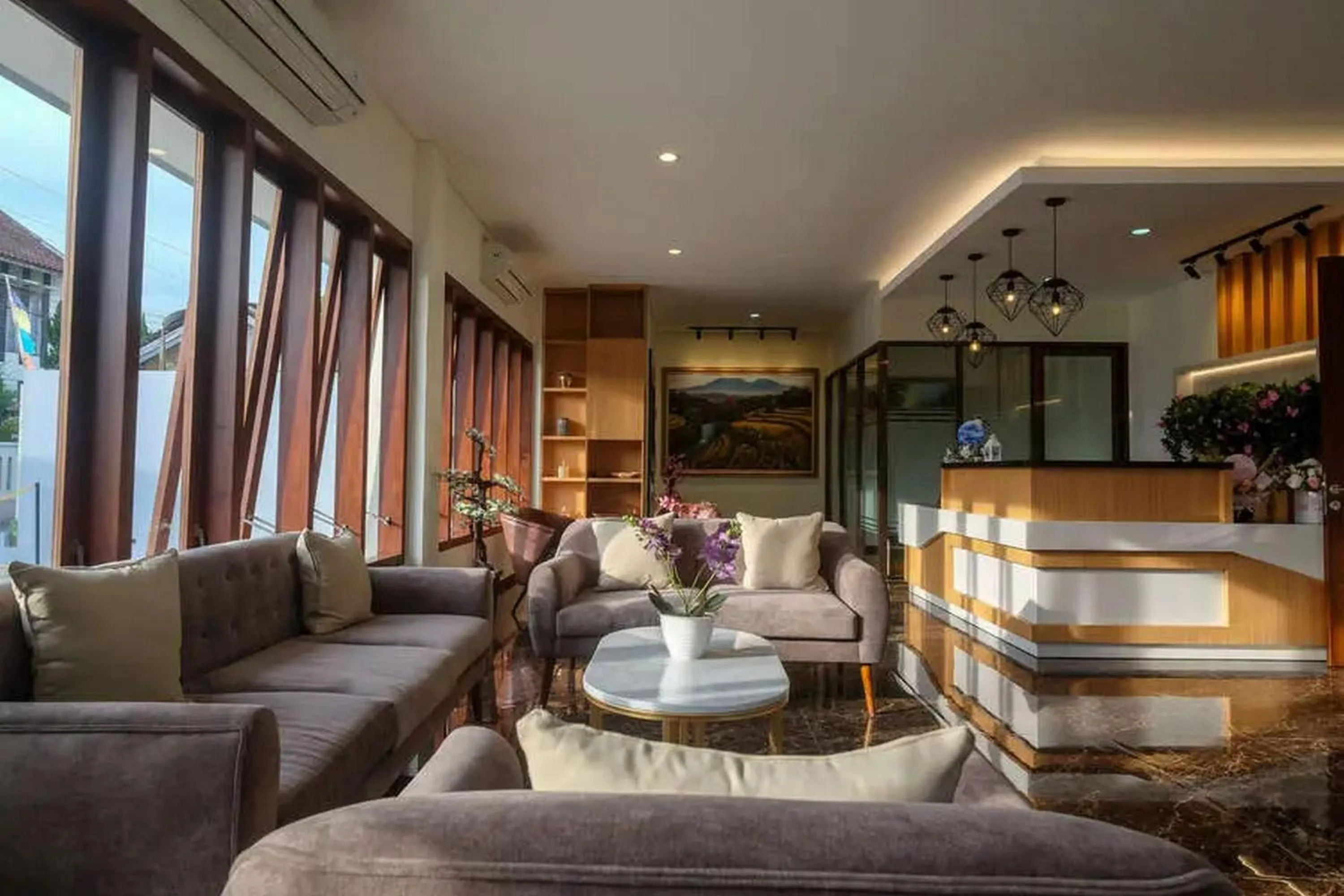 Living room in Urbanview Sumampir Anugrah Purwokerto by RedDoorz