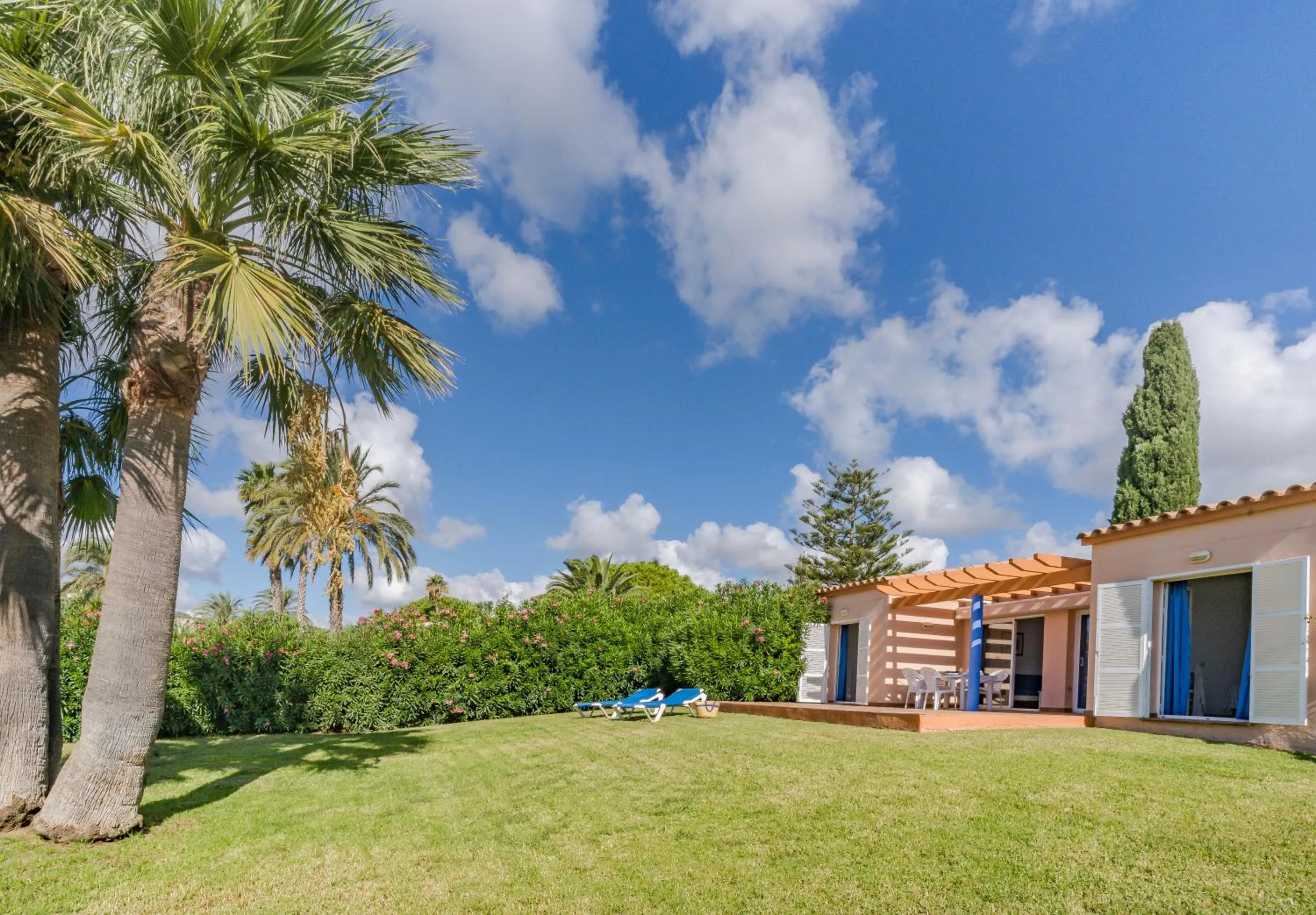 Apartamentos Mar Blau