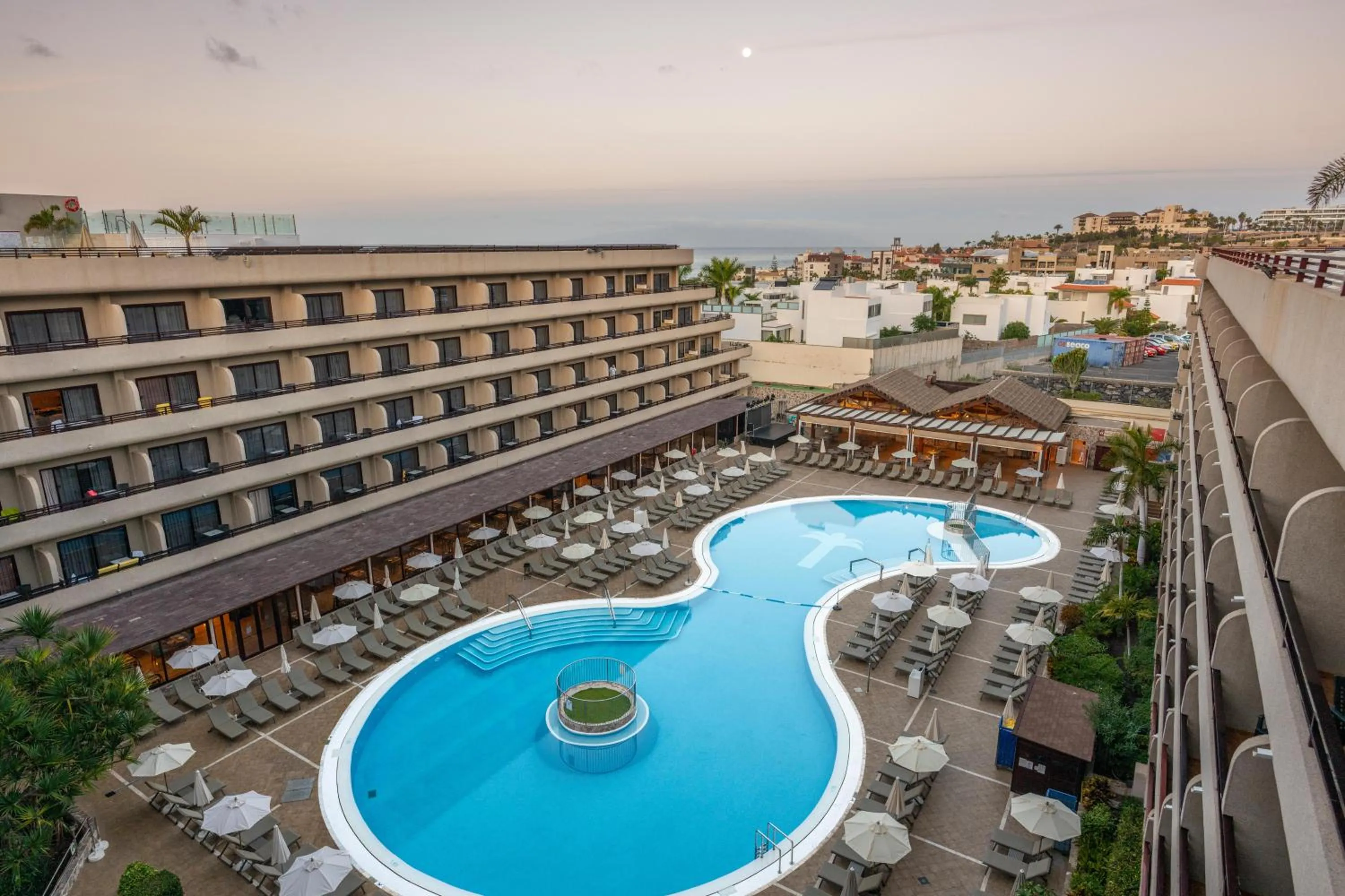 Swimming pool in GF Fañabe