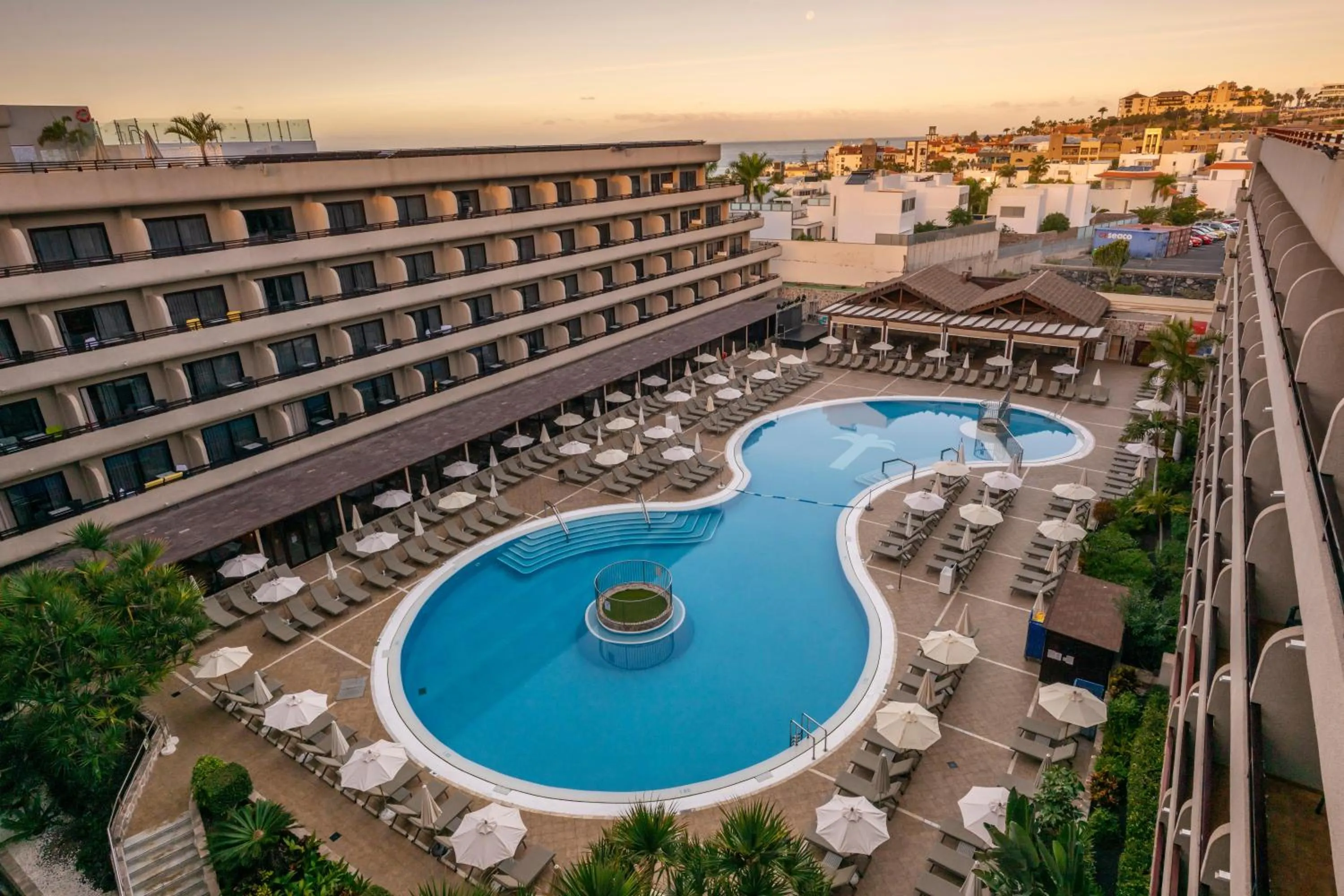 Swimming pool in GF Fañabe