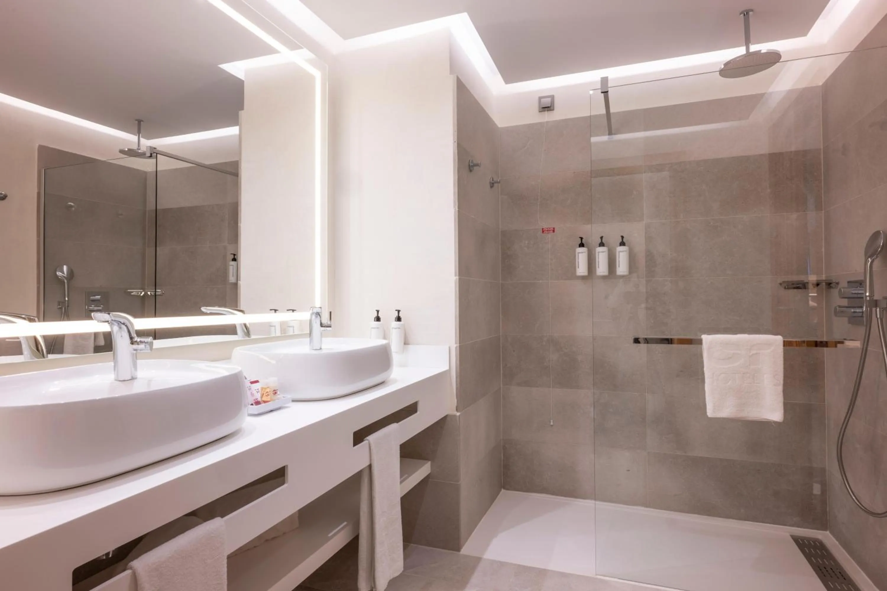 Bathroom in GF GRAN COSTA ADEJE*****