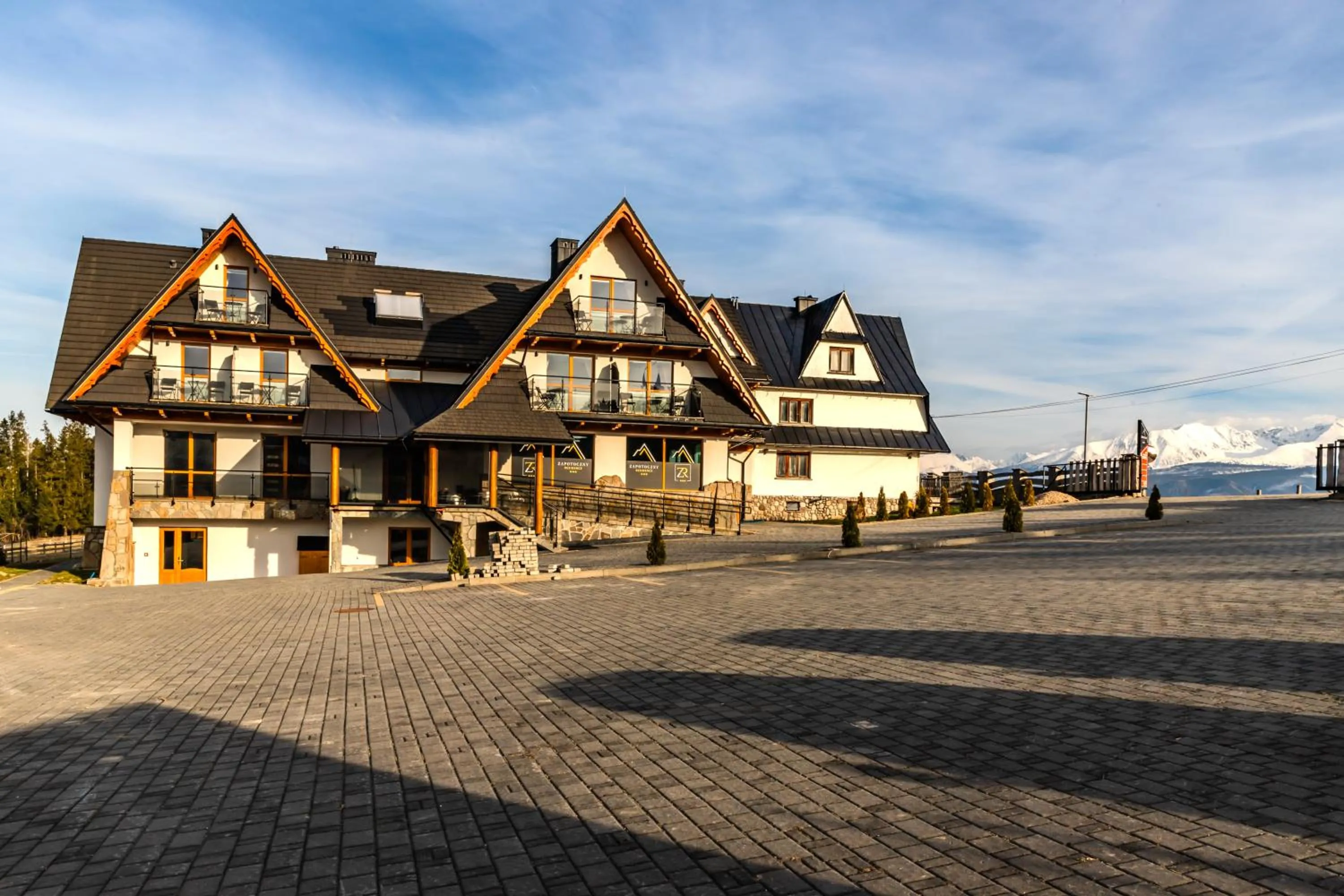 Property building in Zapotoczny Residence