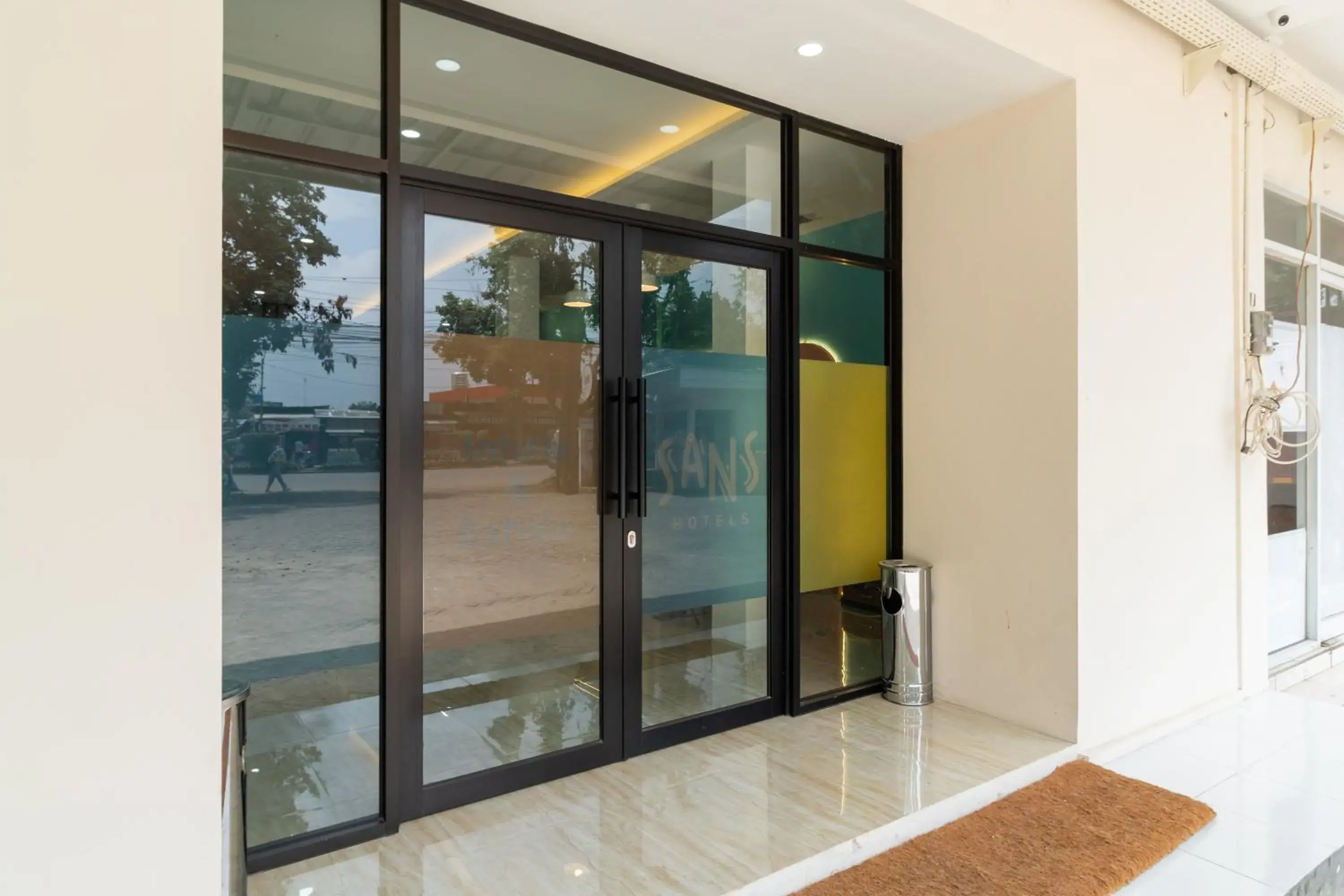 Property building in Sans Hotel Bubulak Bogor Property building in Sans Hotel Bubulak Bogor