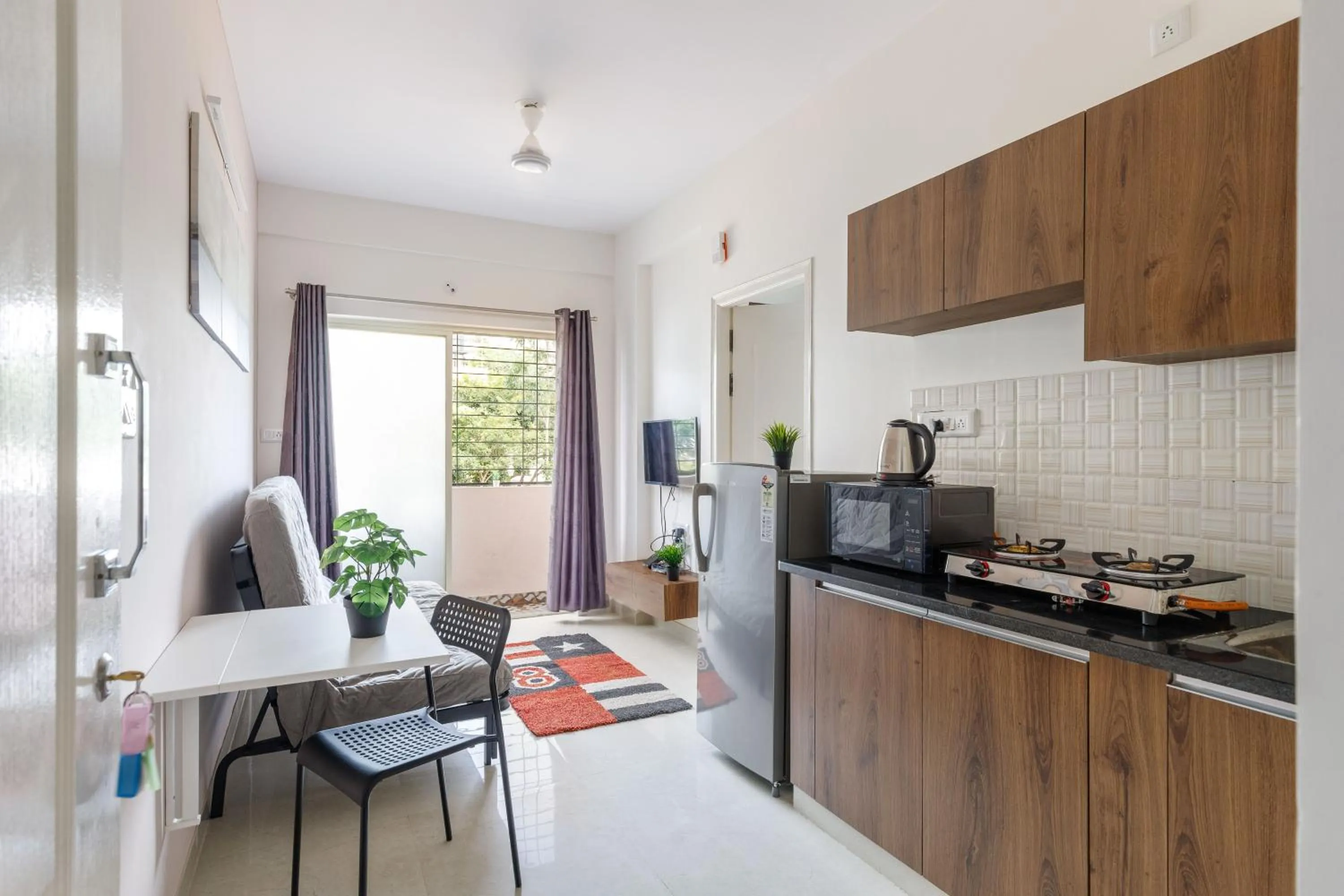 TV and multimedia in Sunrise Service Apartments