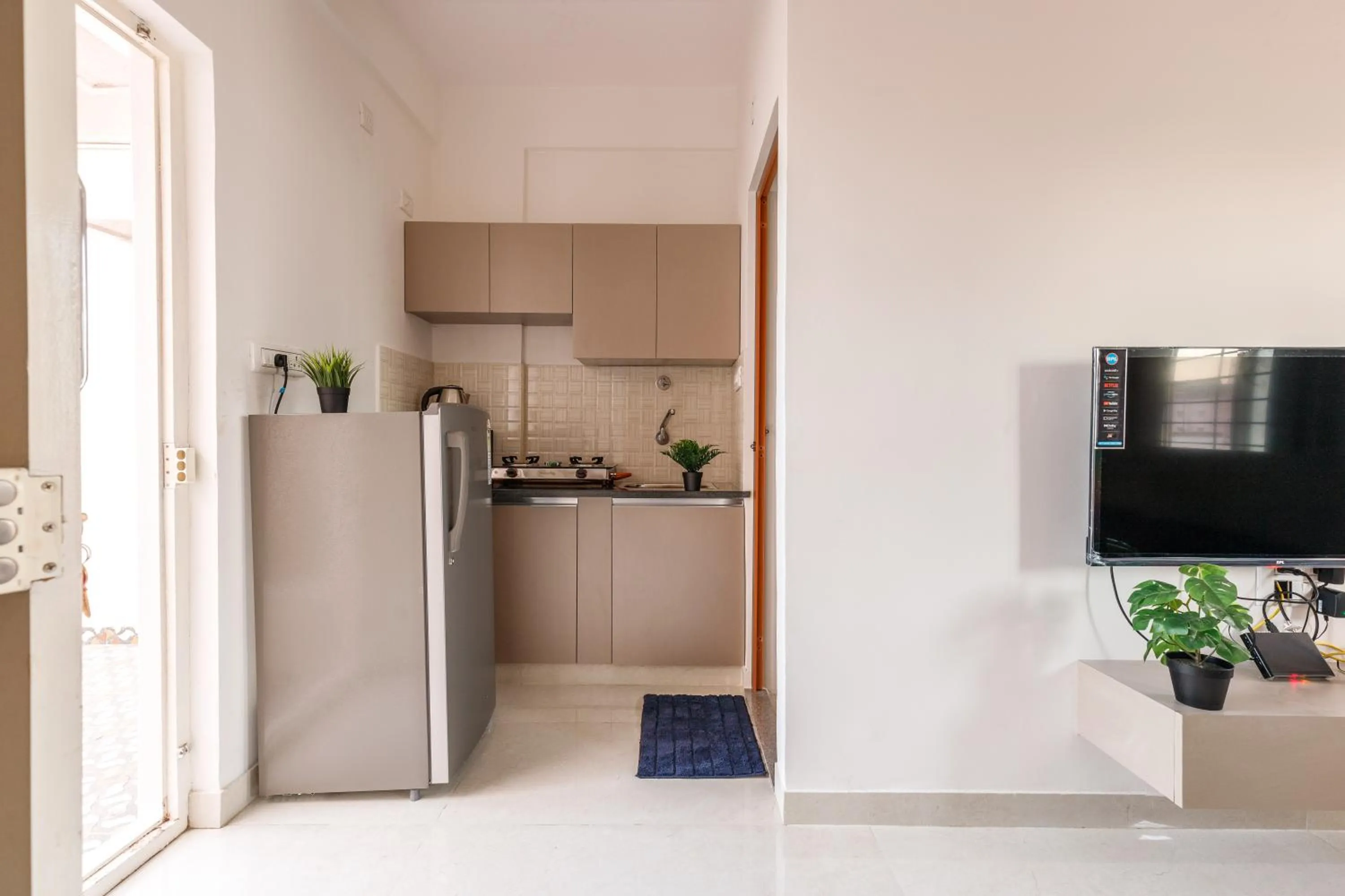 Kitchen or kitchenette in Sunrise Service Apartments