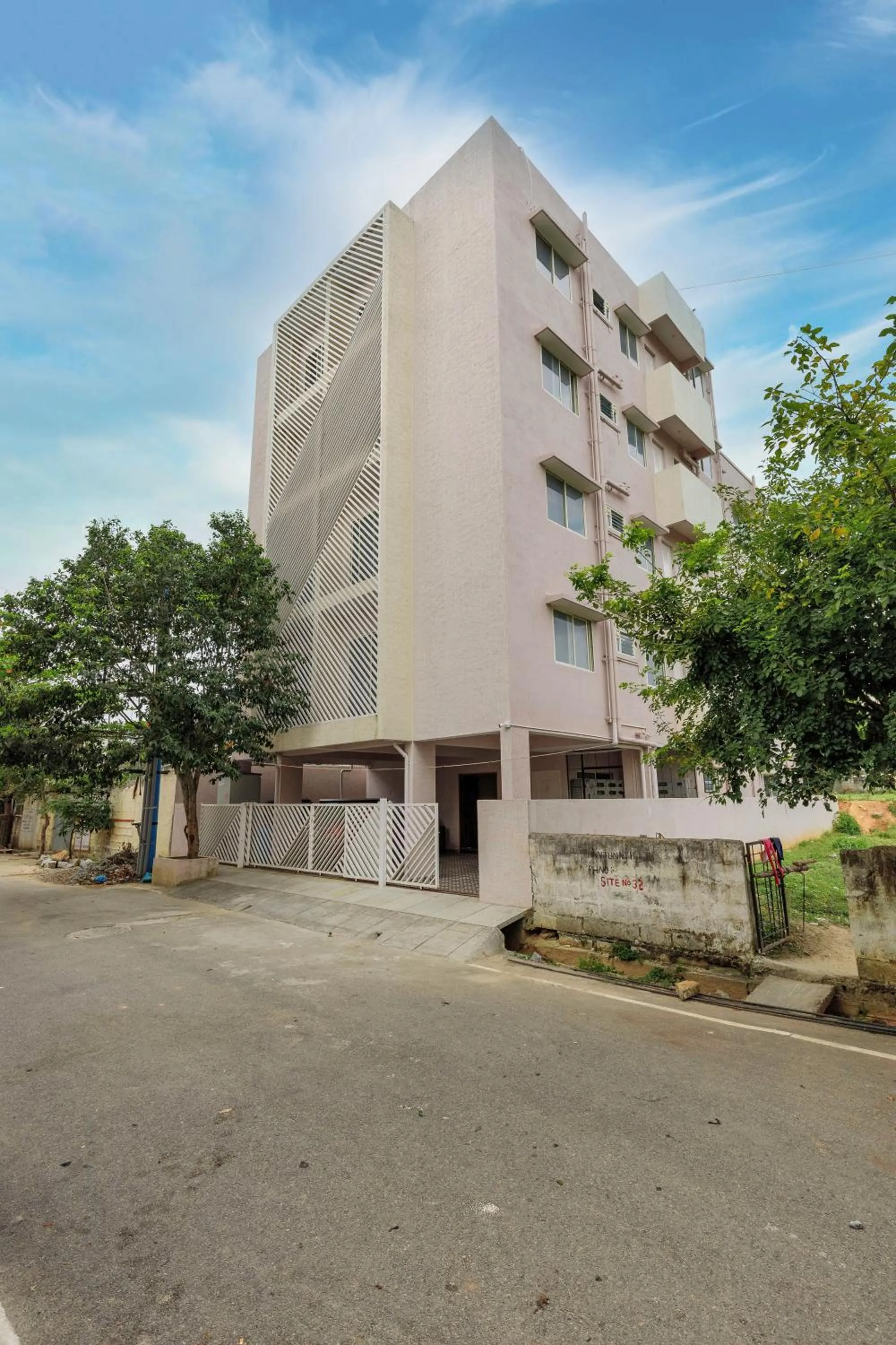 Property building in Sunrise Service Apartments