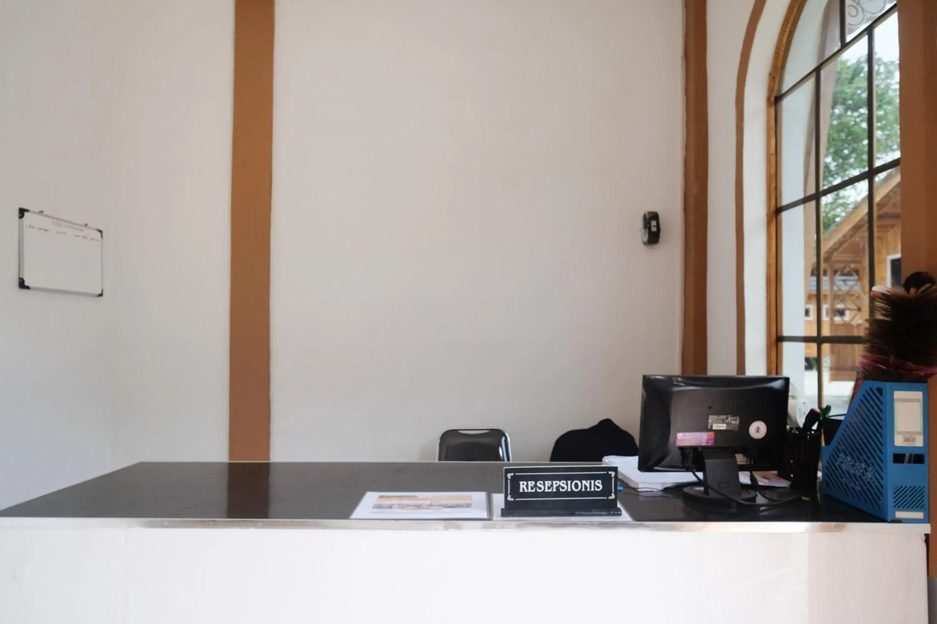 Lobby or reception in Urbanview Villa Kolopaking Kebumen by RedDoorz Lobby or reception in Urbanview Villa Kolopaking Kebumen by RedDoorz