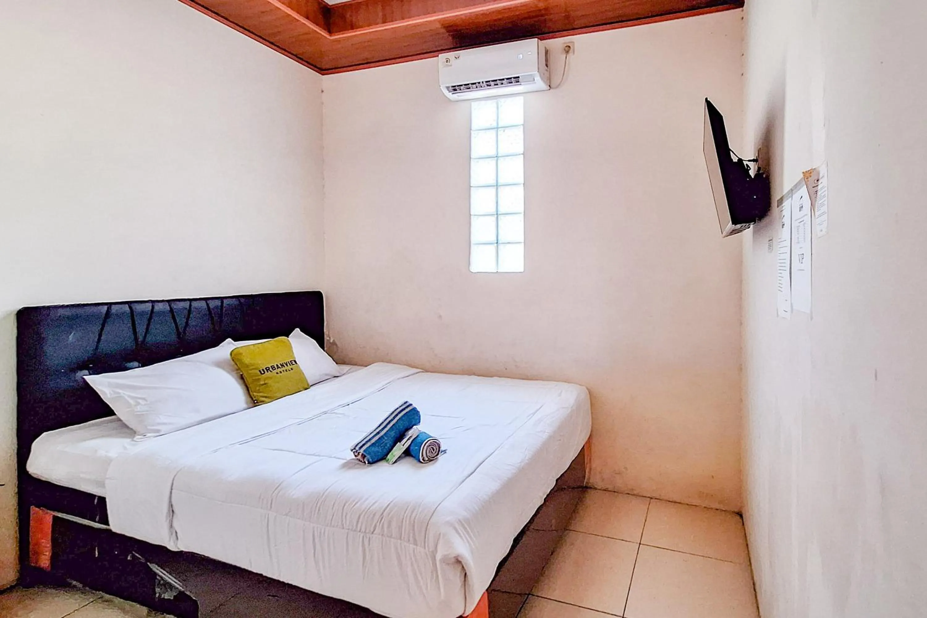 Bedroom, Bed in Urbanview Villa Kolopaking Kebumen by RedDoorz