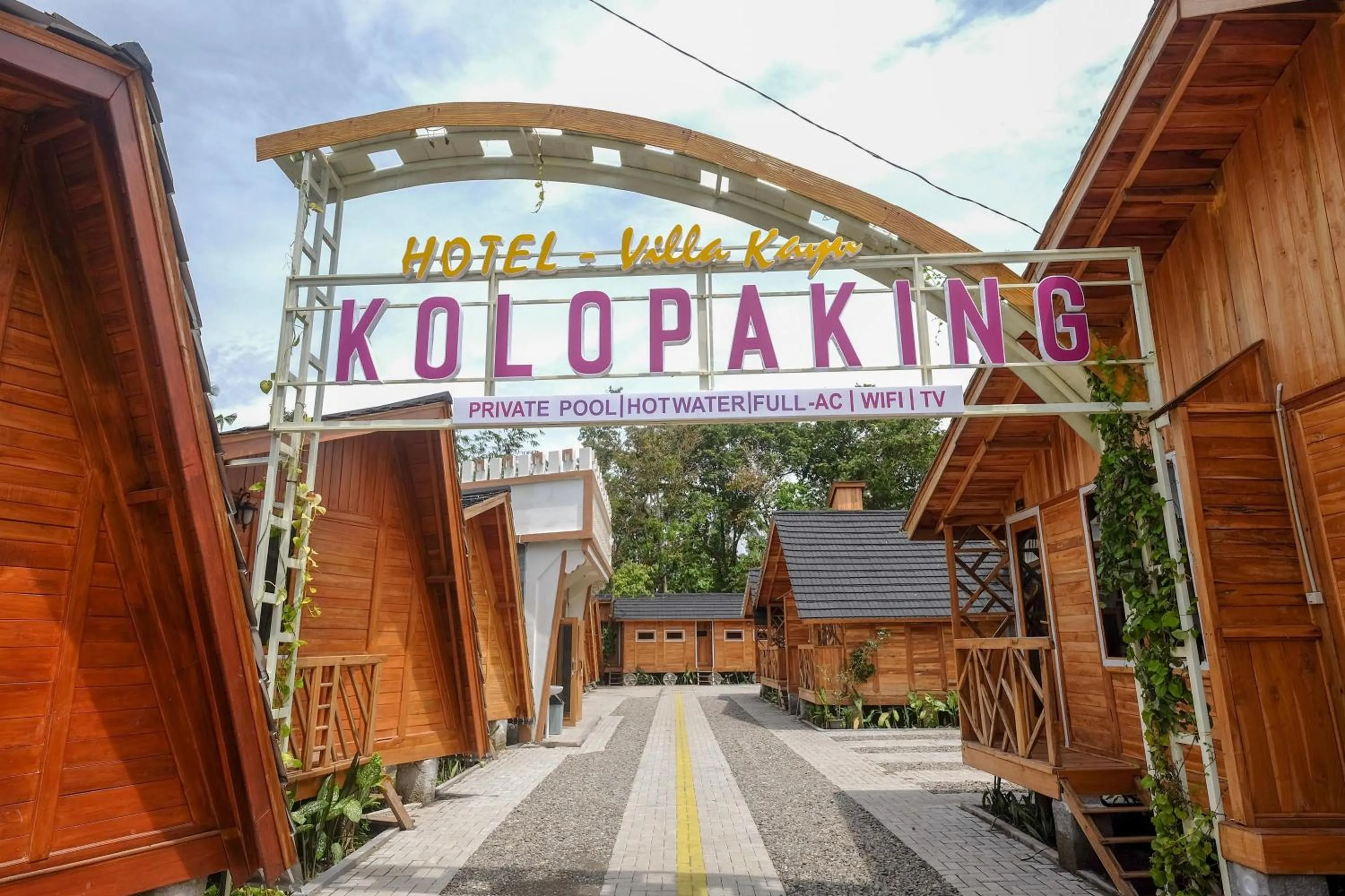 Property building in Urbanview Villa Kolopaking Kebumen by RedDoorz