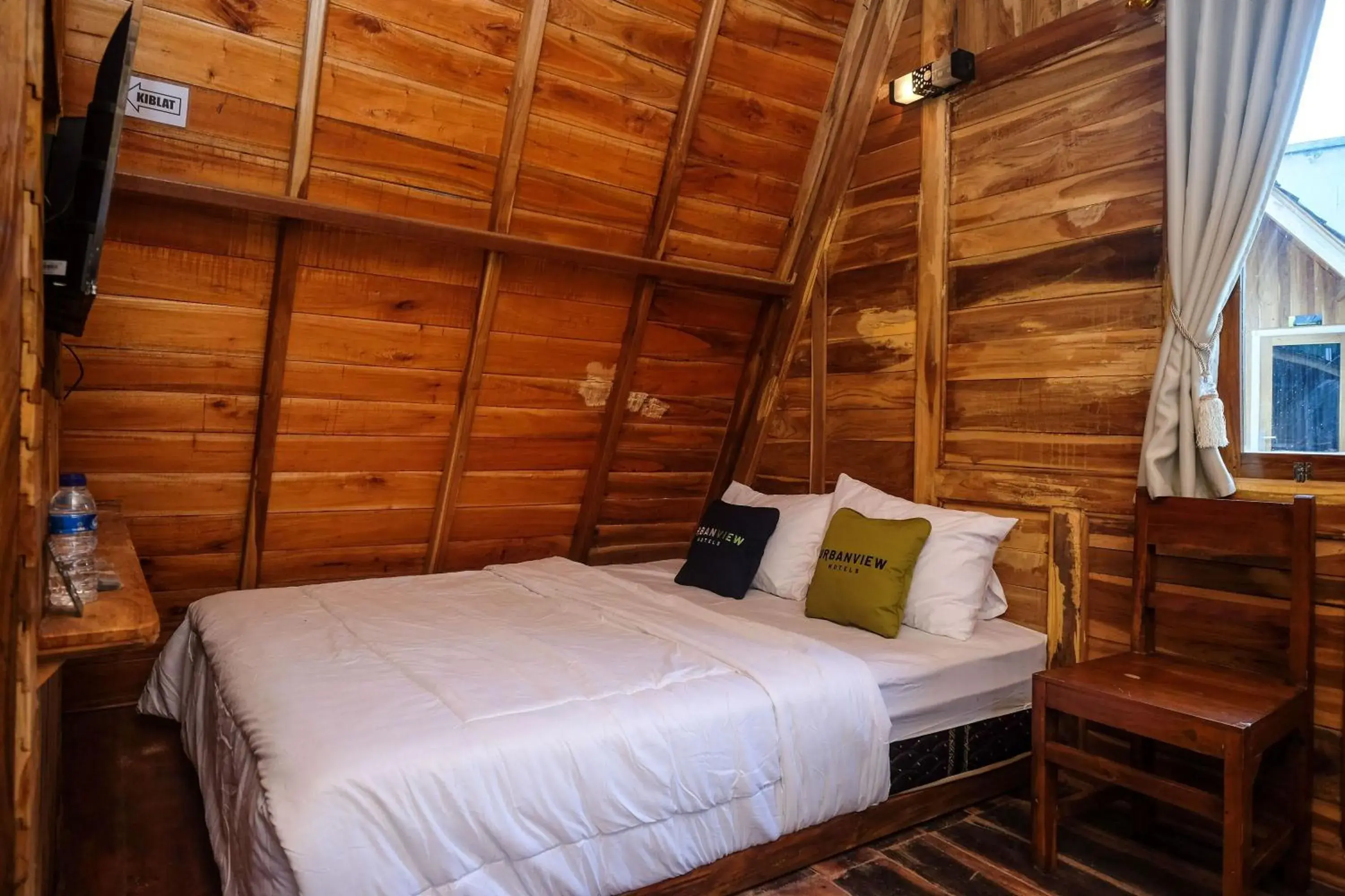 Bedroom, Bed in Urbanview Villa Kolopaking Kebumen by RedDoorz Bedroom, Bed in Urbanview Villa Kolopaking Kebumen by RedDoorz