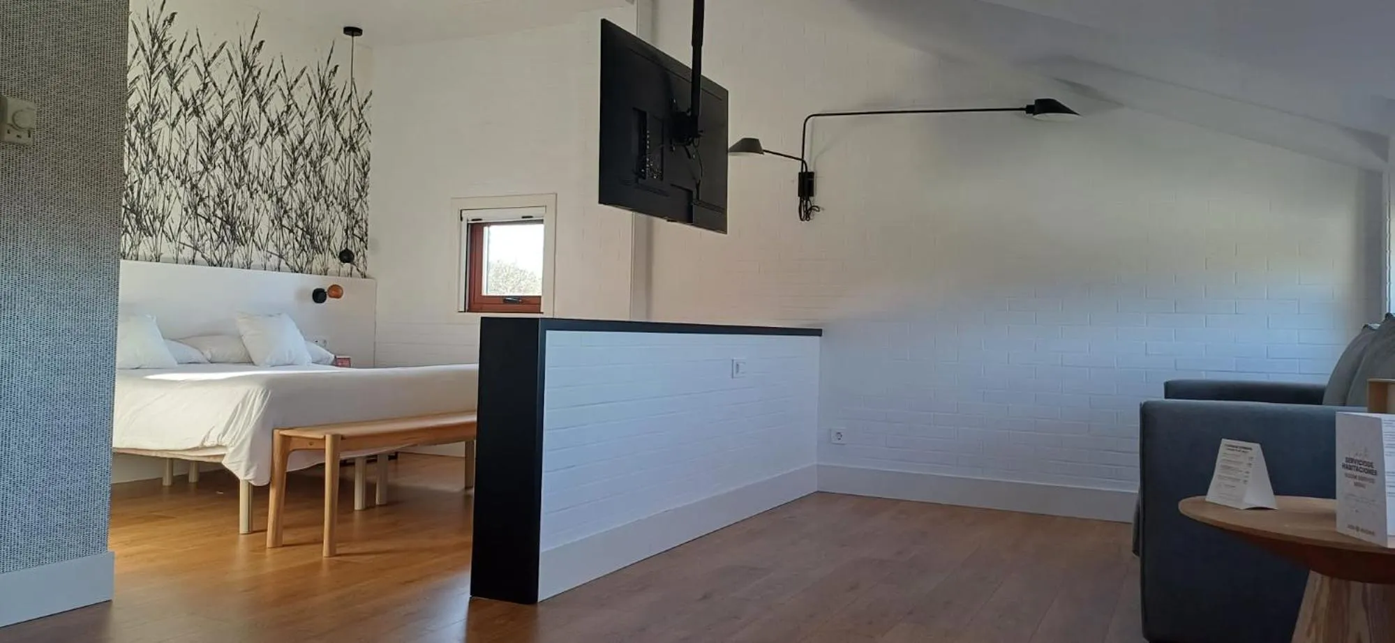 Photo of the whole room in Ruta Jacobea