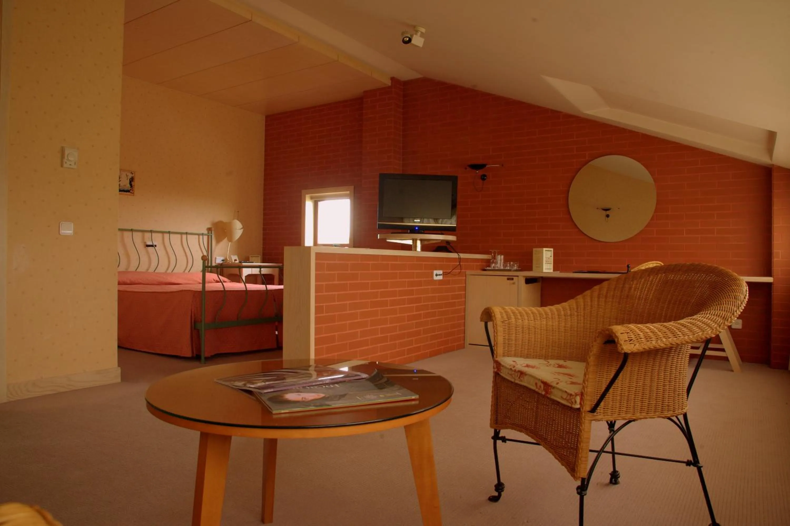 Photo of the whole room in Ruta Jacobea