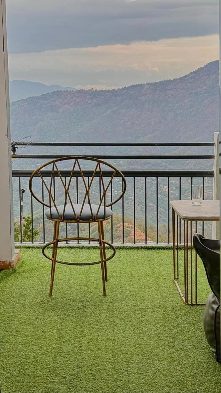 Day in THE FOX RETREAT