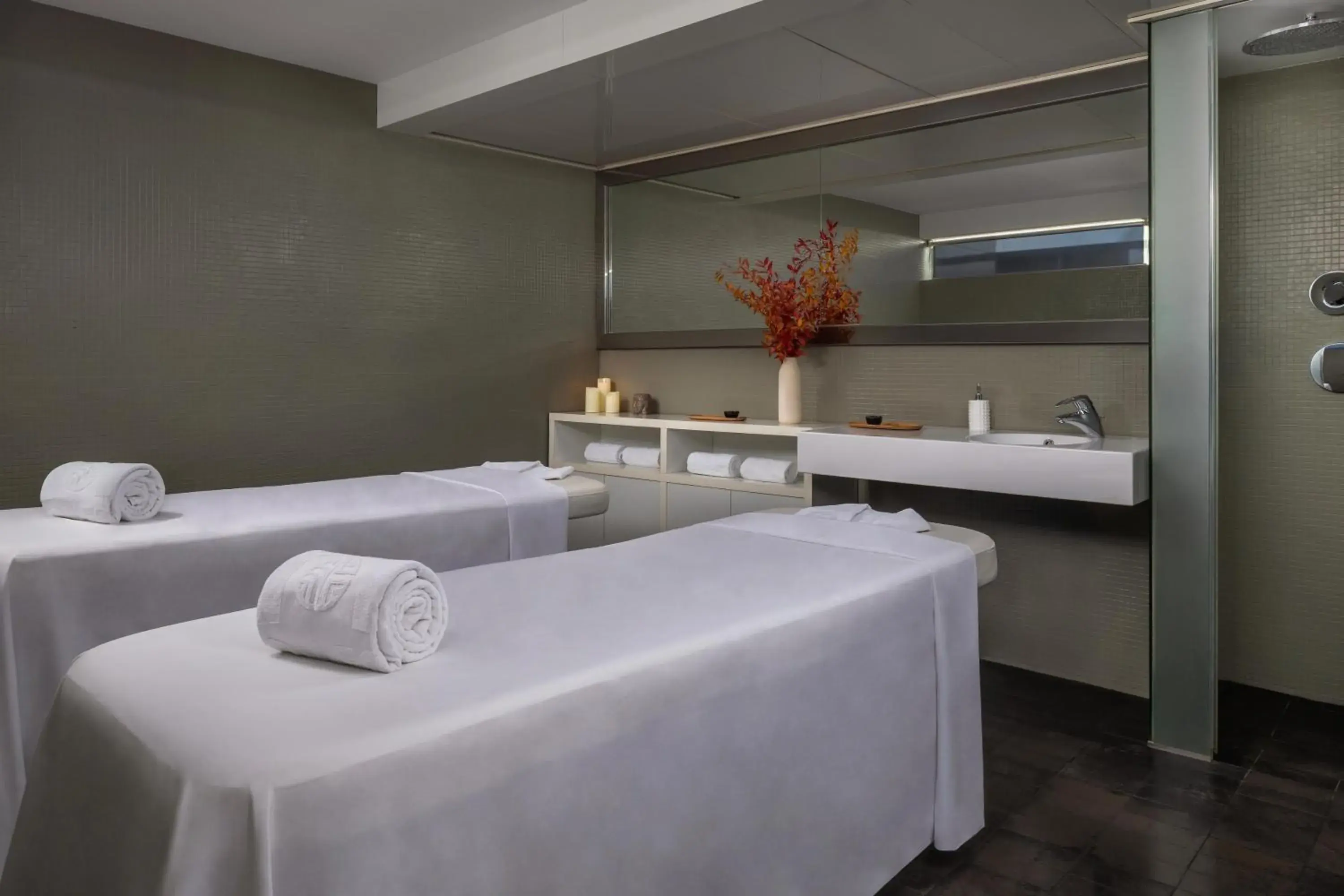Spa and wellness centre/facilities, Bed in NH Collection Barcelona Constanza Spa and wellness centre/facilities, Bed in NH Collection Barcelona Constanza