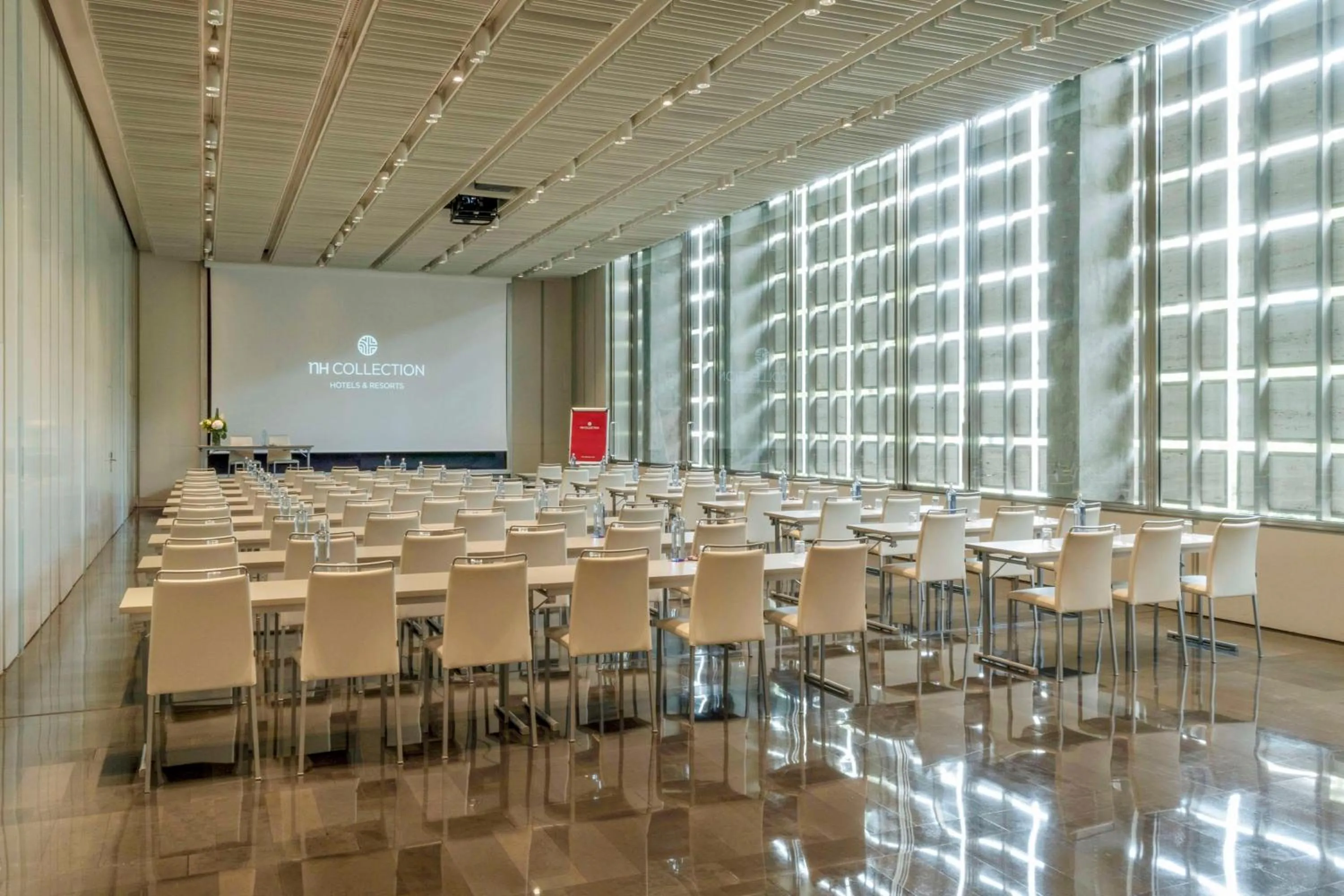 Meeting/conference room in NH Collection Barcelona Constanza