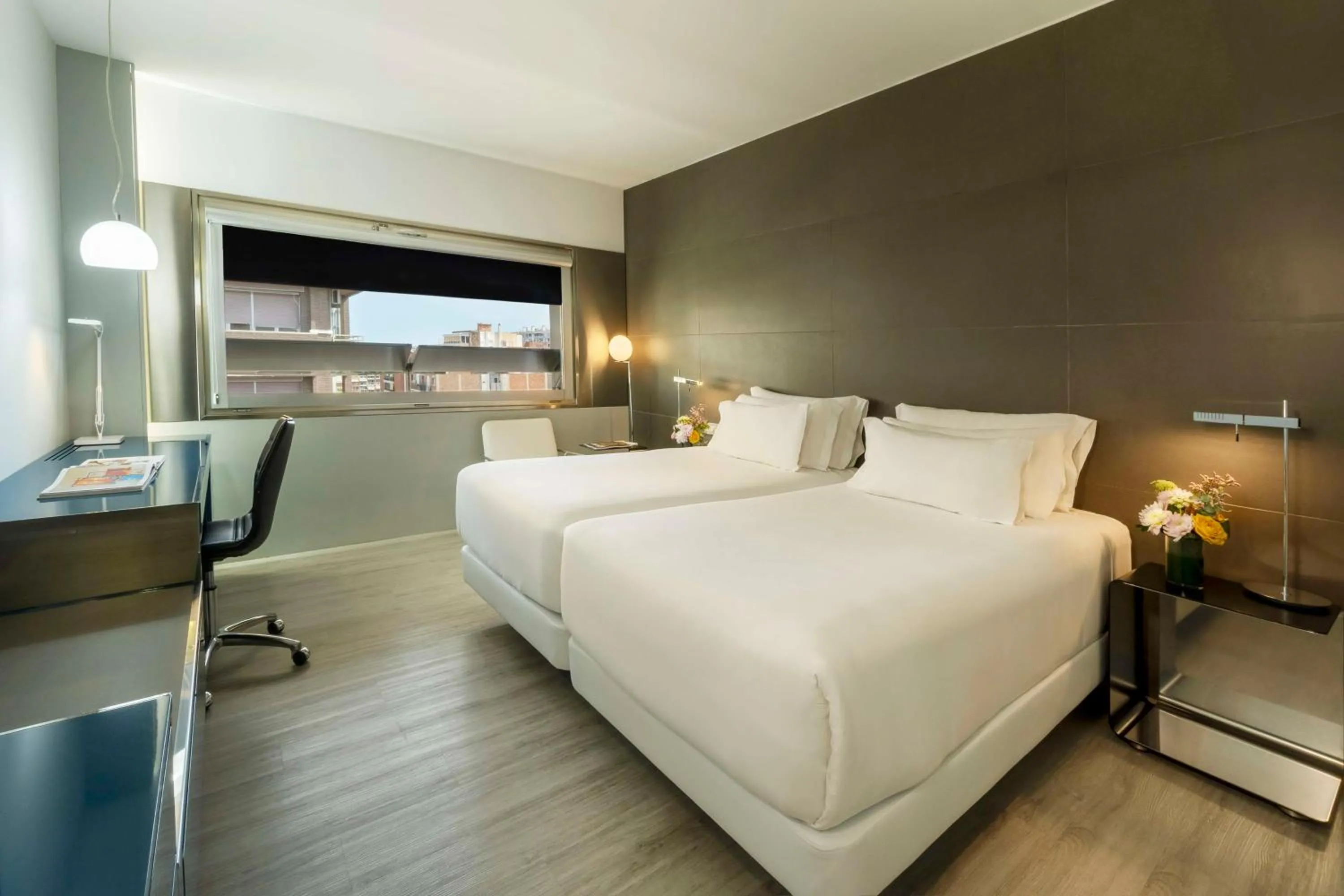 Photo of the whole room, Bed in NH Collection Barcelona Constanza