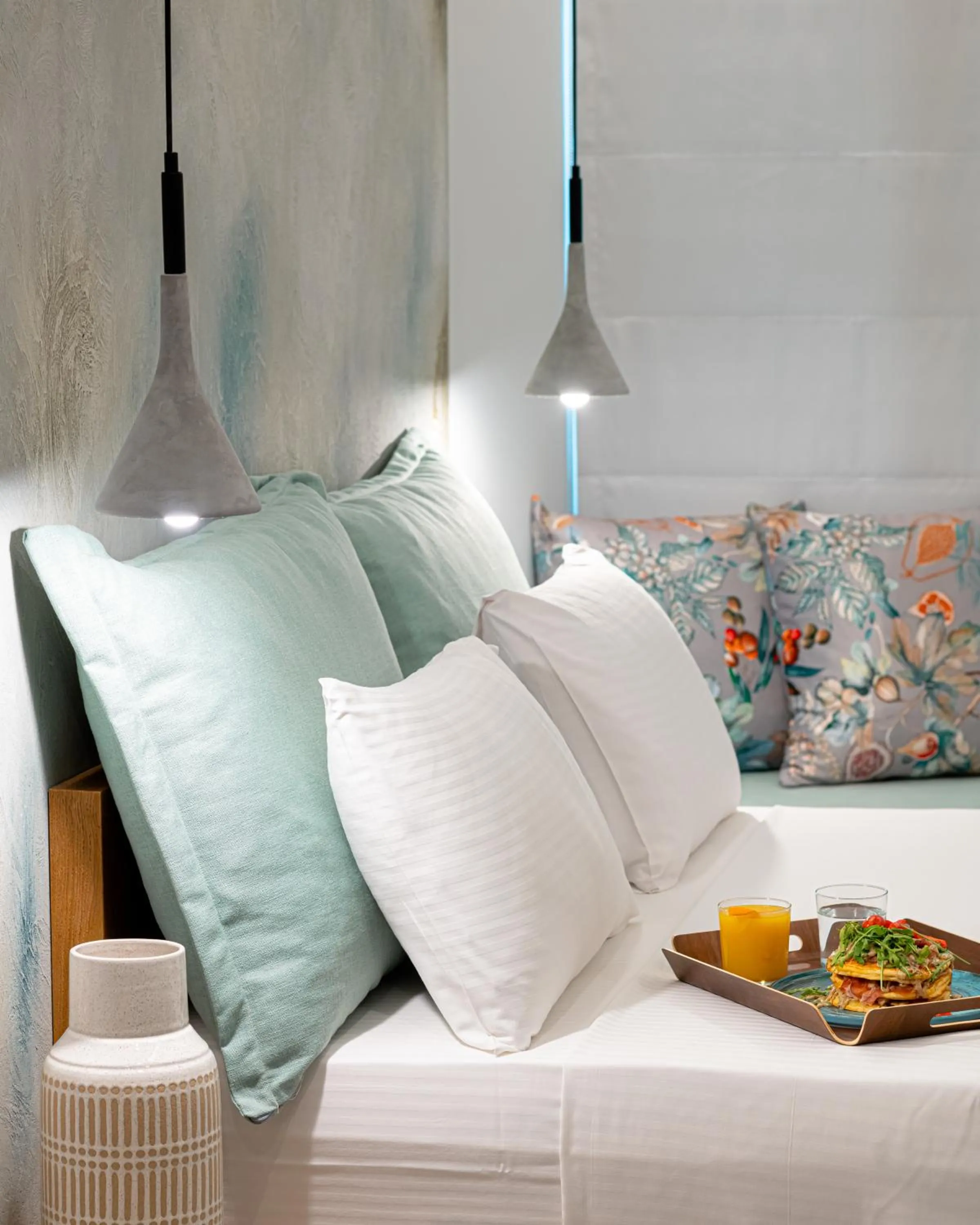 Living room, Bed in Ciel Suites Athens