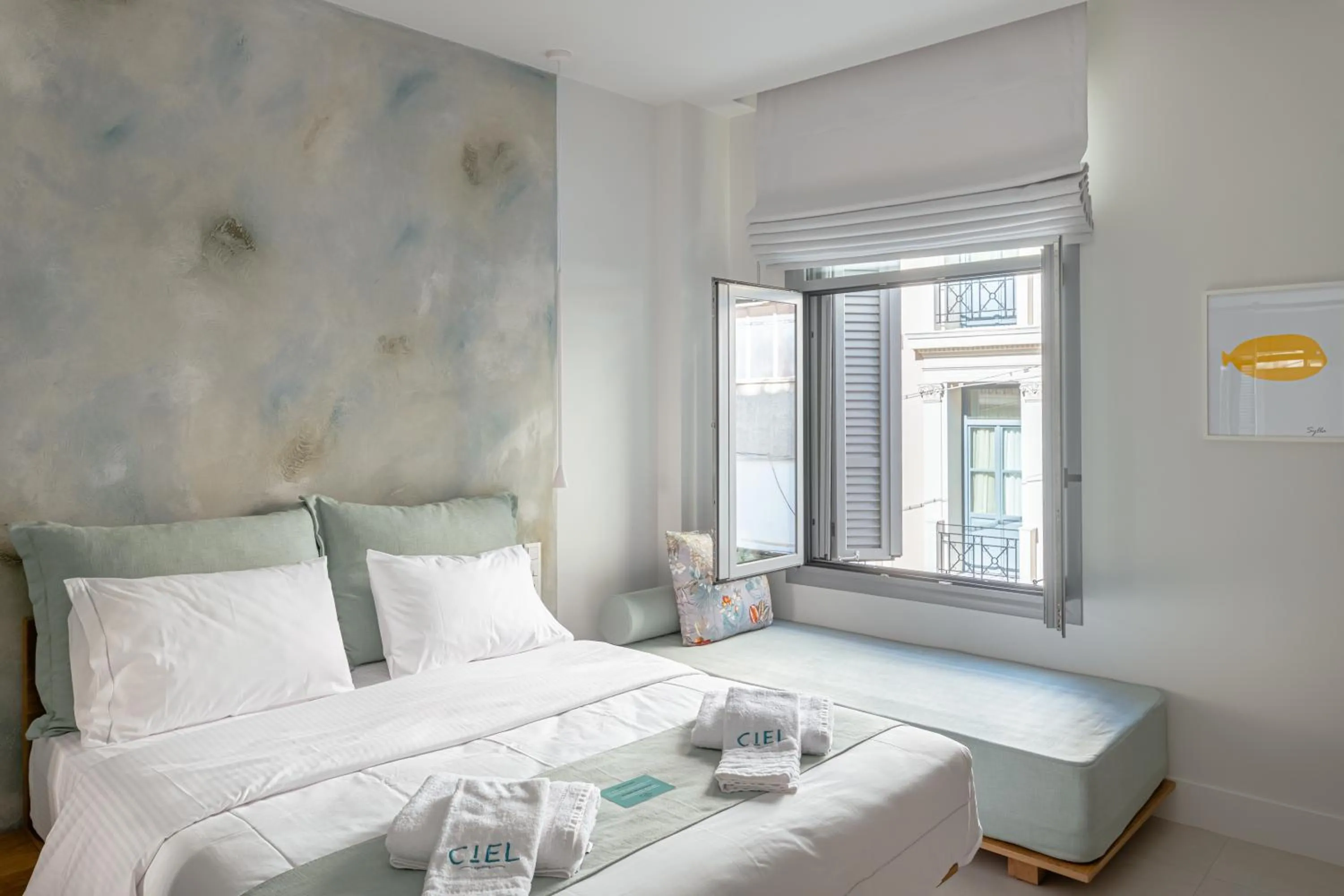 Photo of the whole room, Bed in Ciel Suites Athens