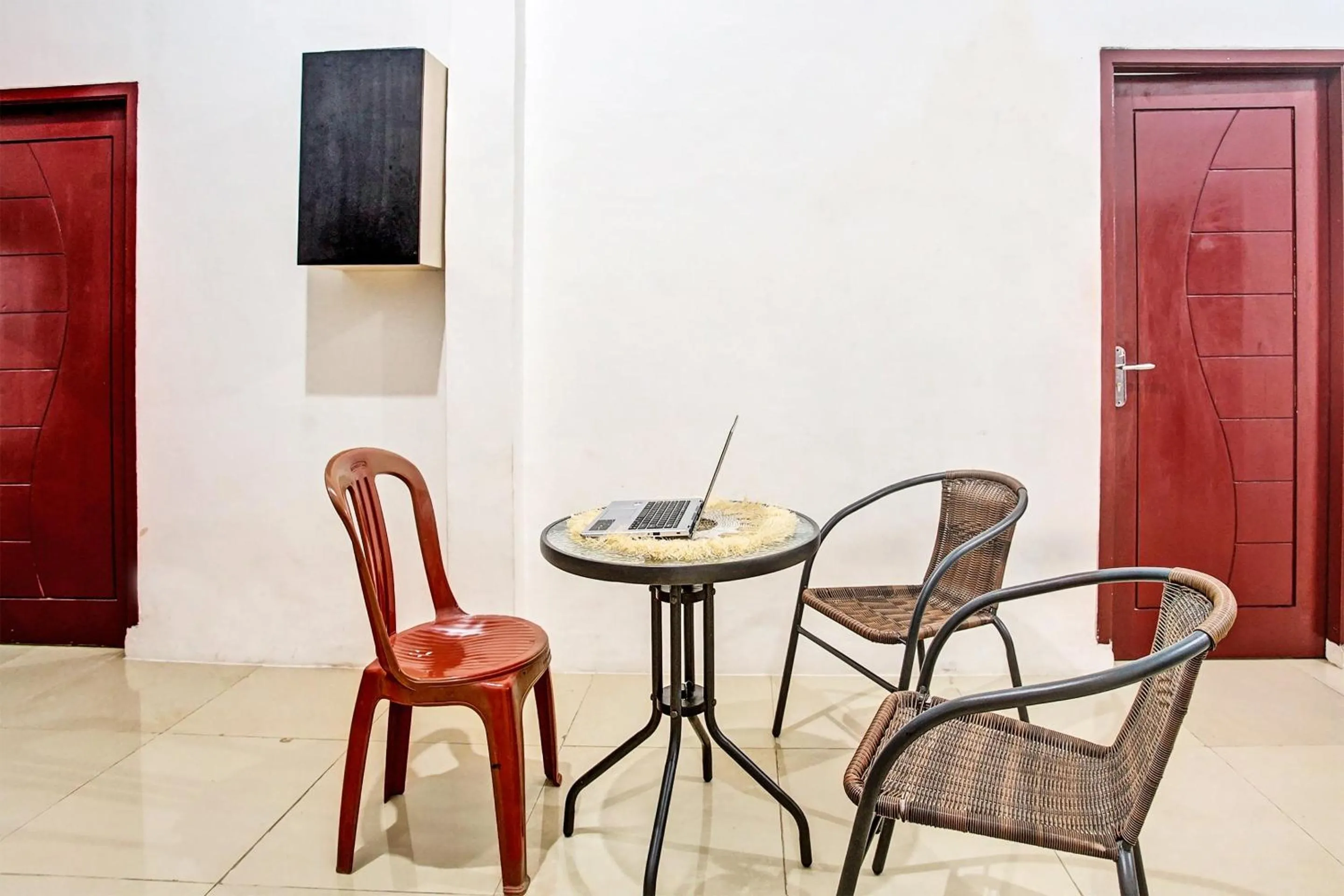 Lobby or reception in OYO LIFE 92034 Jay Homestay Syariah