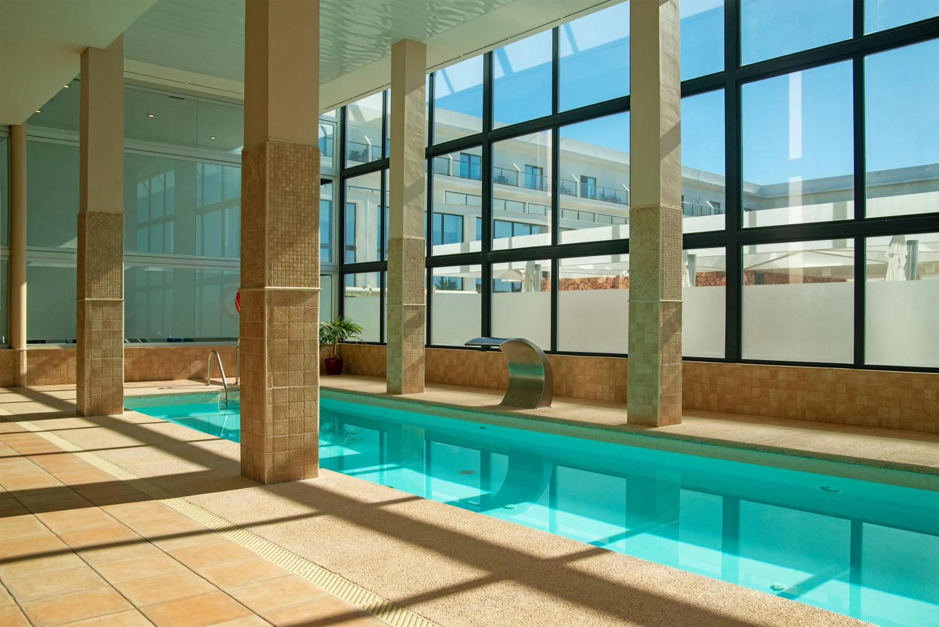 Swimming pool in Cabogata Beach Hotel