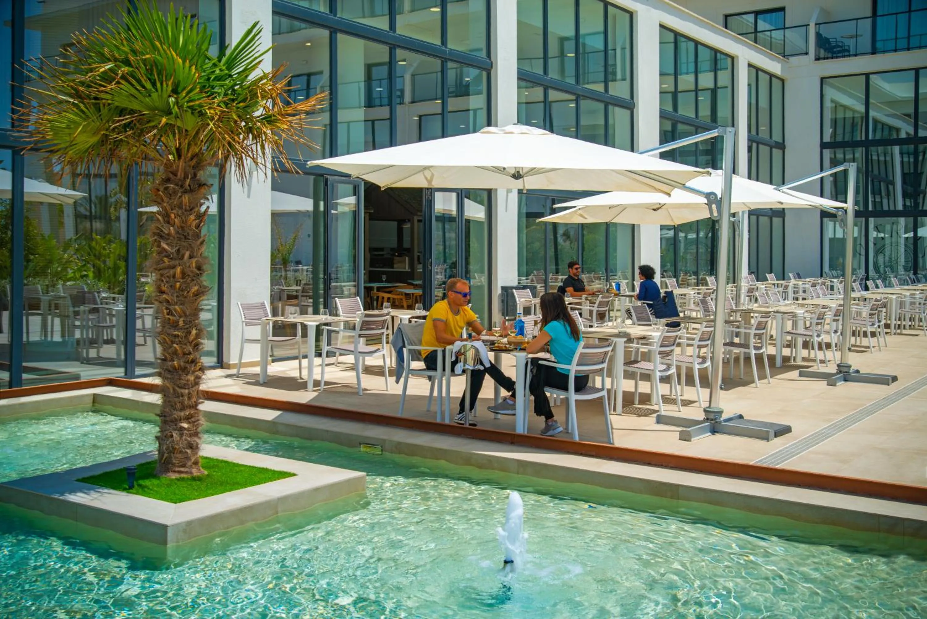 Restaurant/places to eat in Cabogata Beach Hotel