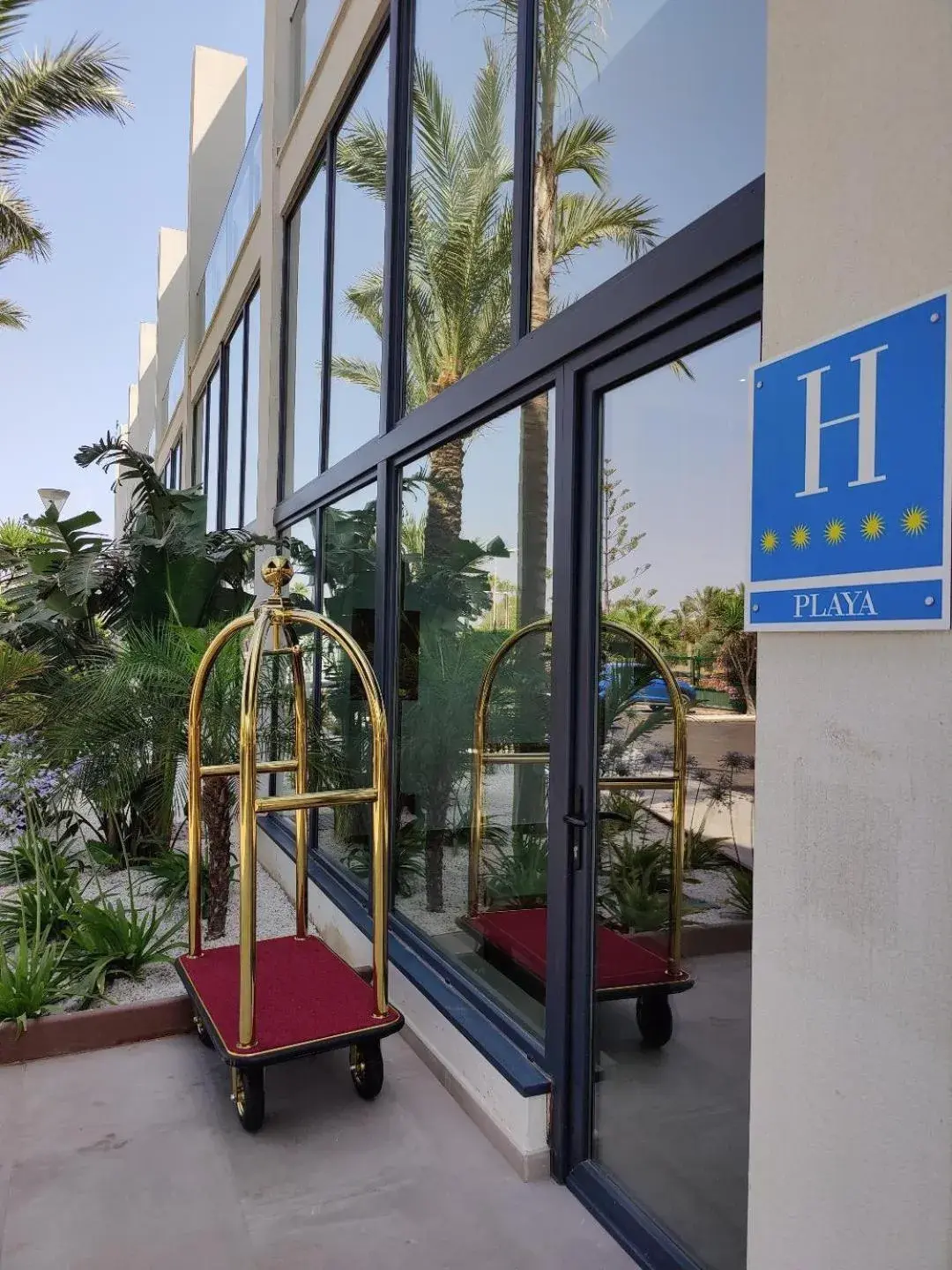 Facade/entrance in Cabogata Beach Hotel Facade/entrance in Cabogata Beach Hotel