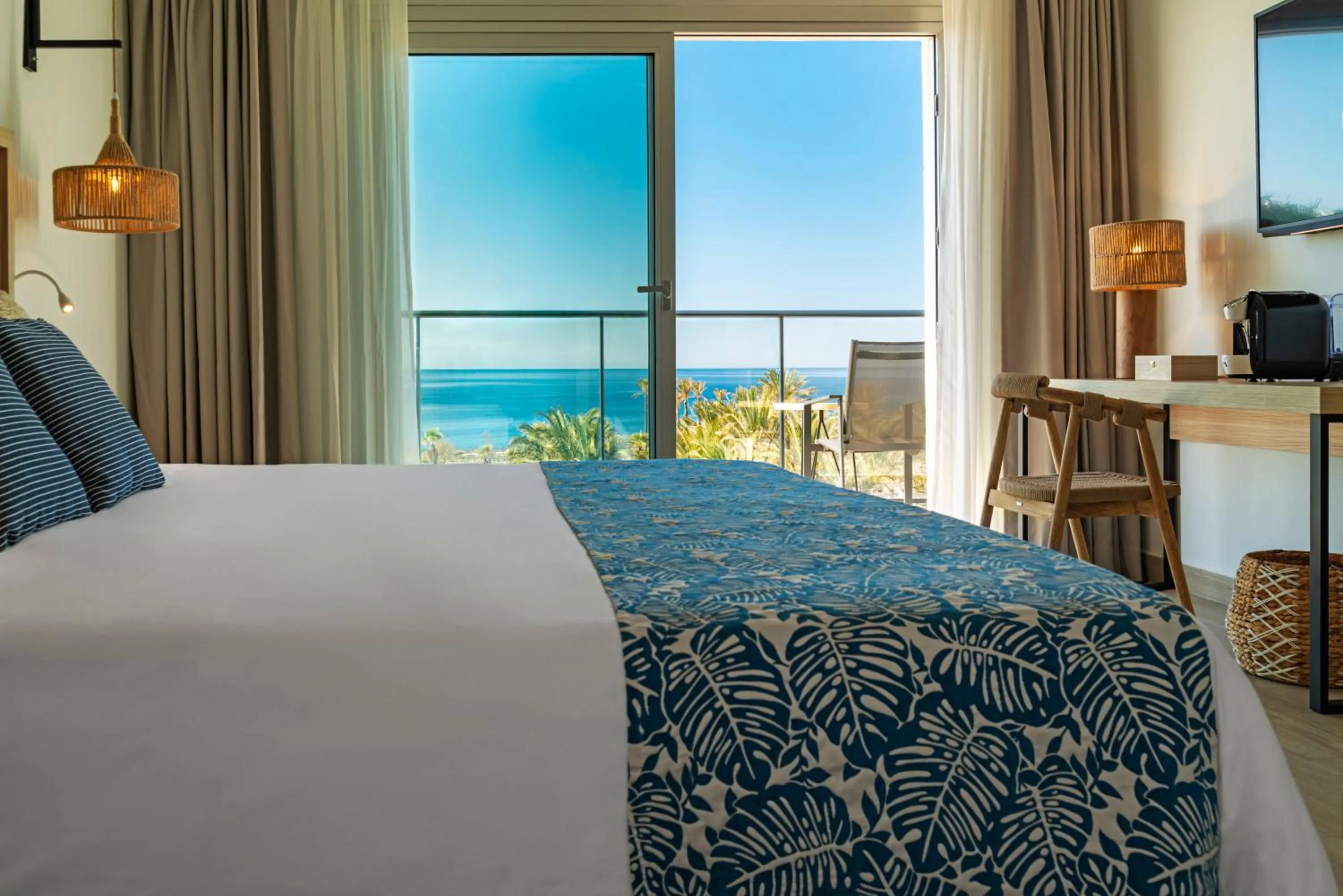 Photo of the whole room, Bed in Hotel Cabogata Jardín