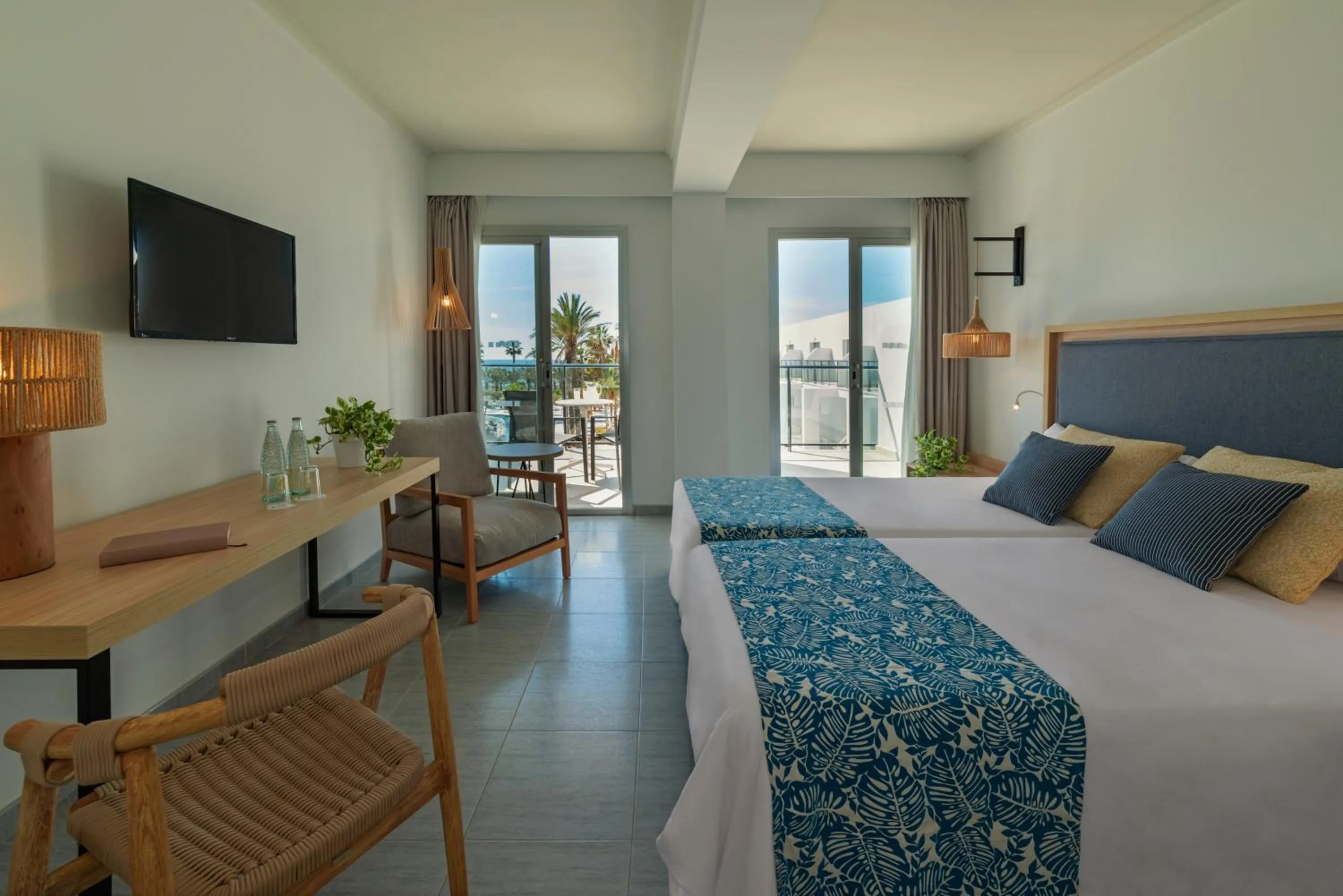 Photo of the whole room, Bed in Hotel Cabogata Jardín