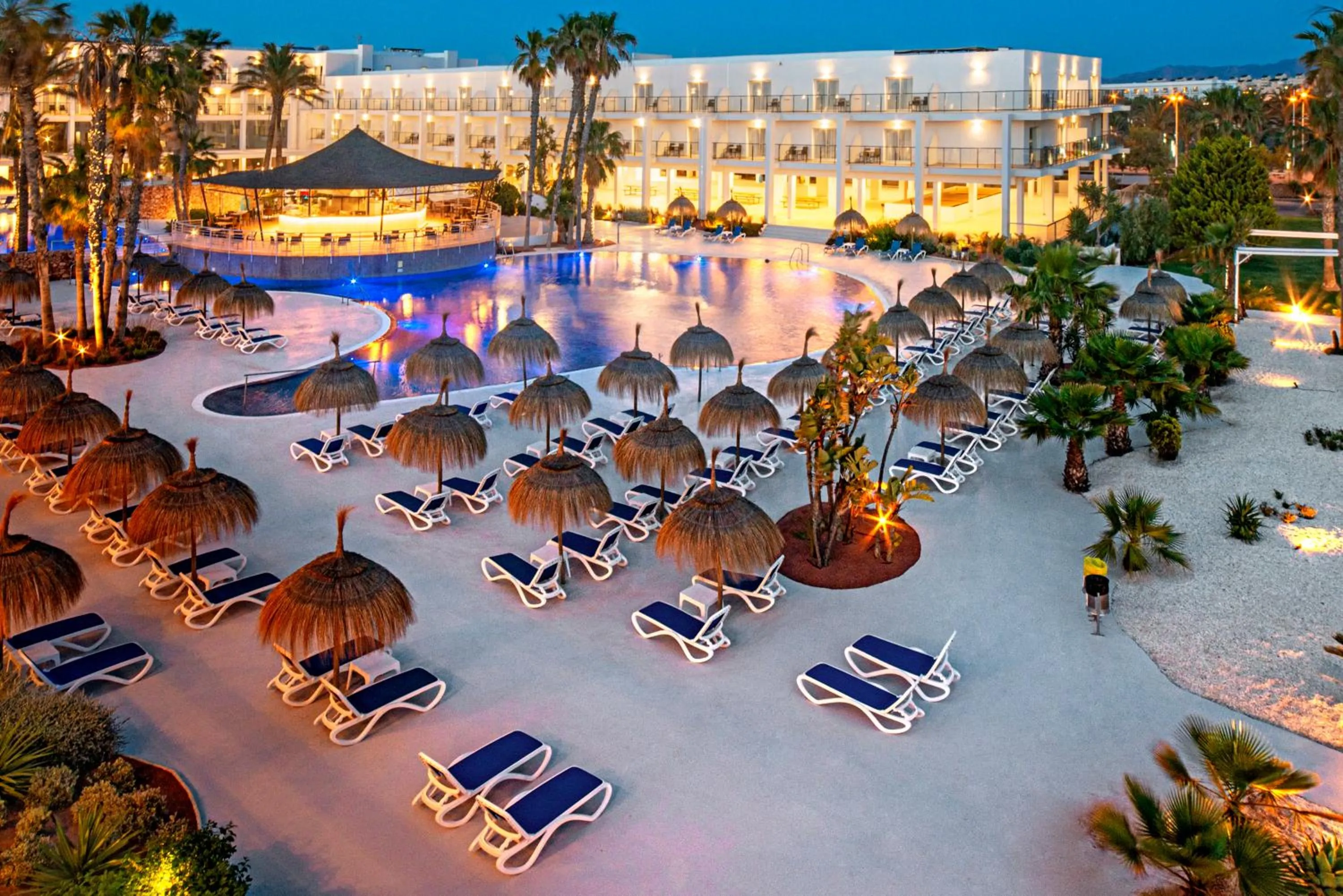 Property building in Hotel Cabogata Jardín