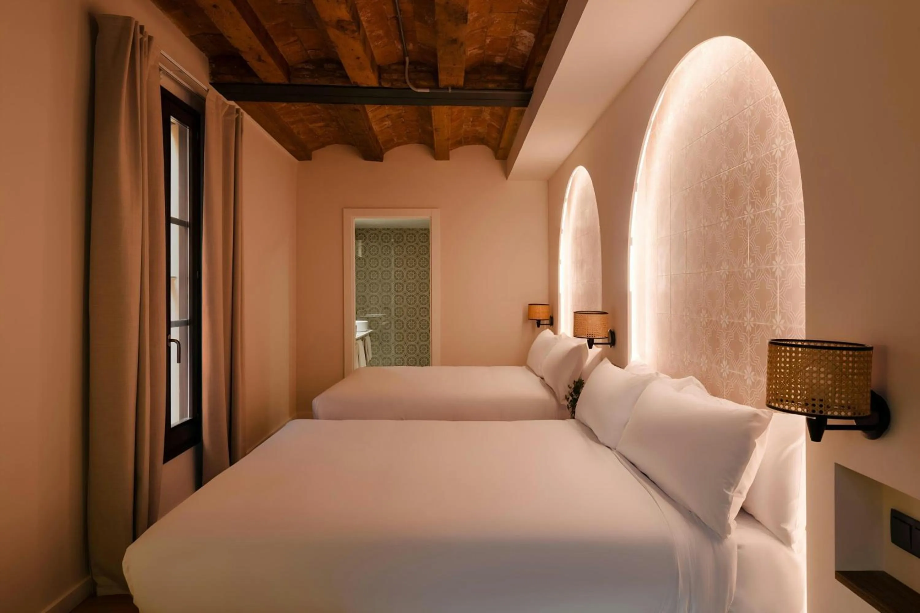 Bedroom, Bed in Los Arcos Hotel Gothic Quarter, Sonder by Marriott Bonvoy