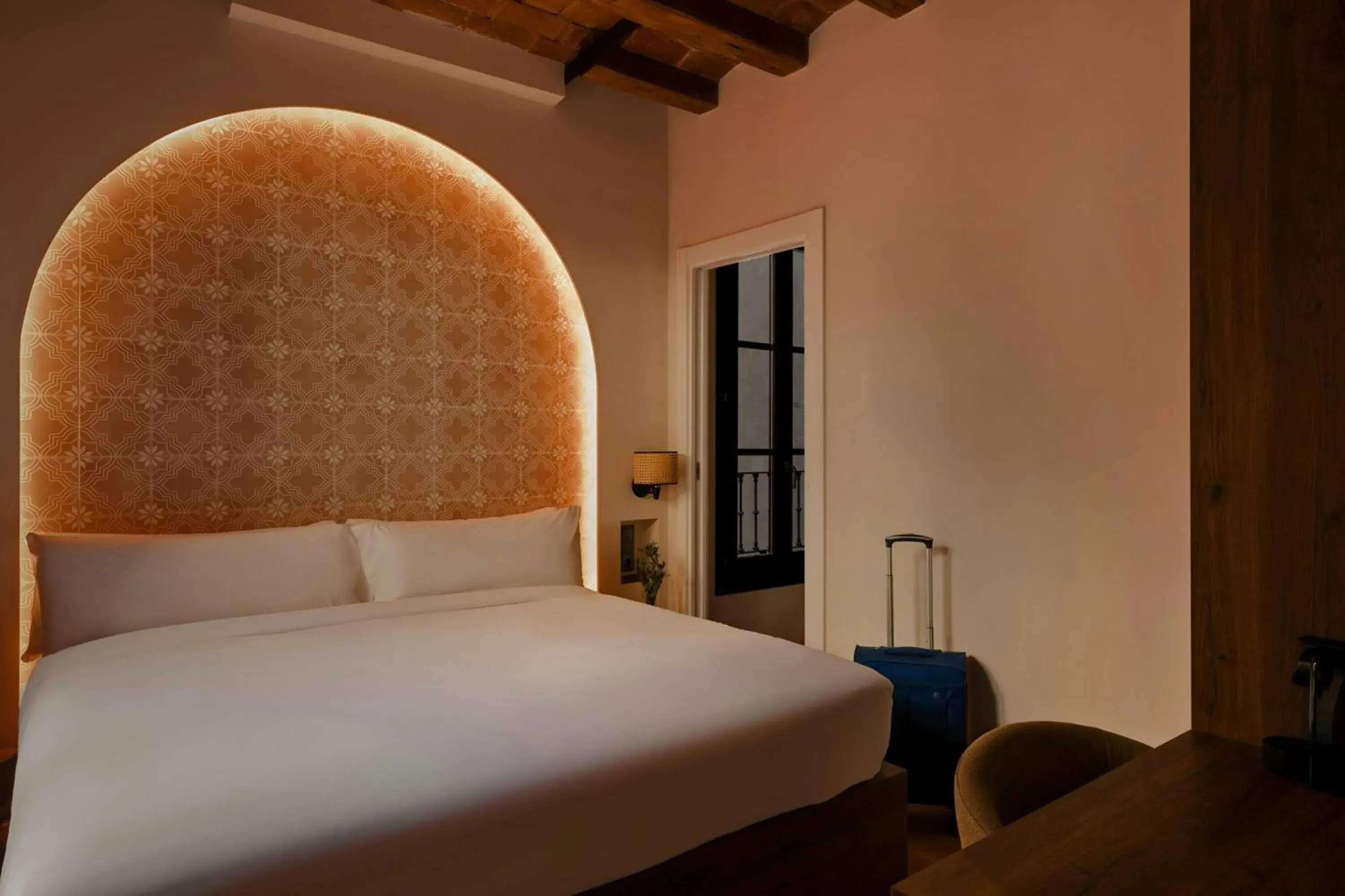 King Room in Los Arcos Hotel Gothic Quarter, Sonder by Marriott Bonvoy King Room in Los Arcos Hotel Gothic Quarter, Sonder by Marriott Bonvoy