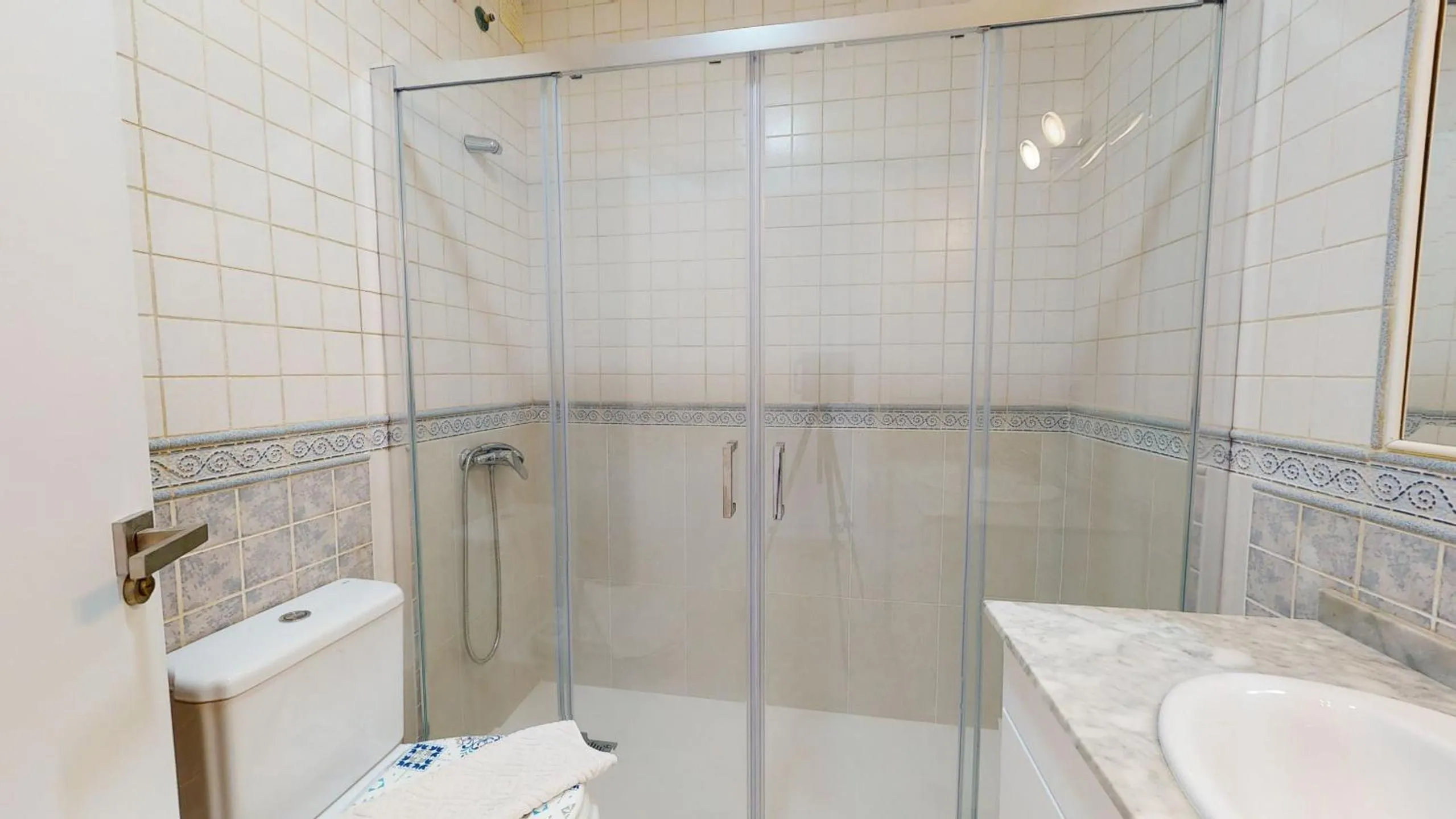 Bathroom in Casa Rosalia - A Murcia Holiday Rentals Property