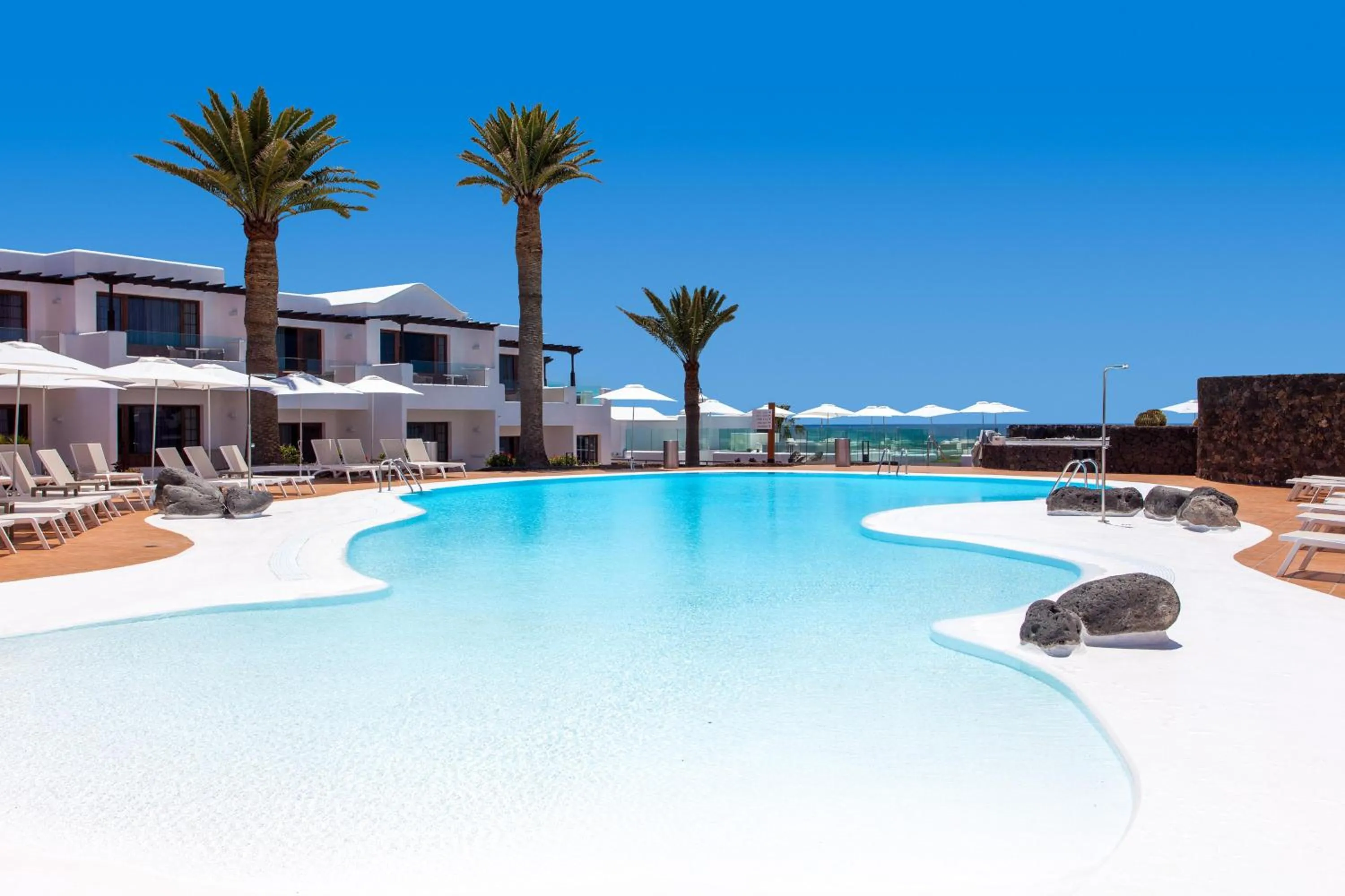 Swimming pool in R2 Bahia Kontiki