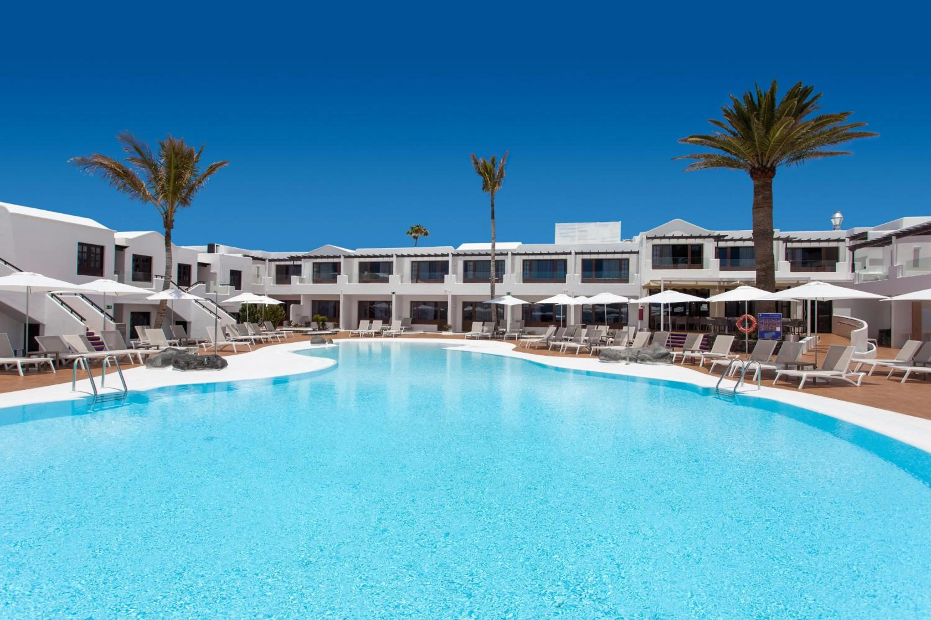 Swimming pool in R2 Bahia Kontiki