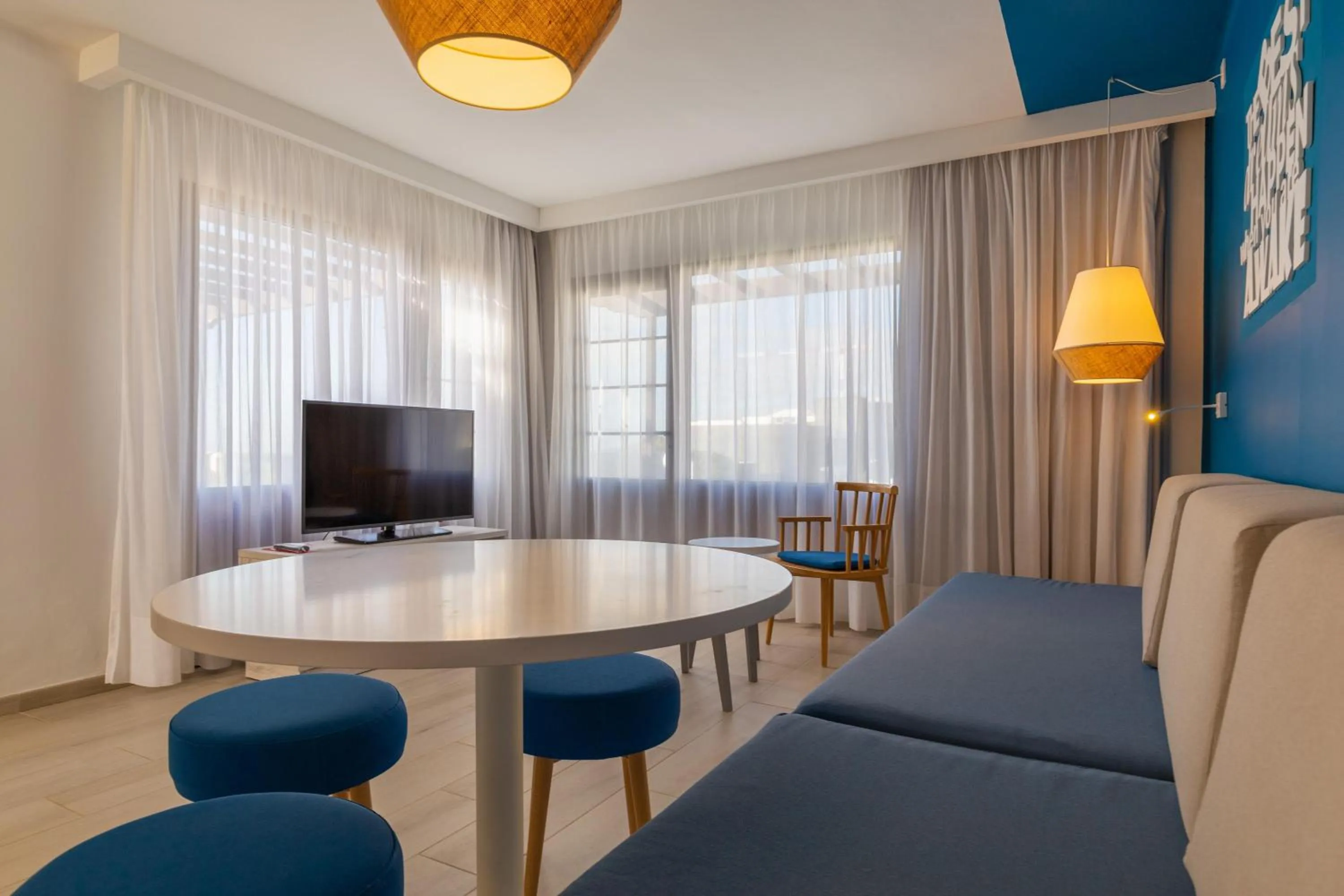 Photo of the whole room in R2 Bahia Kontiki