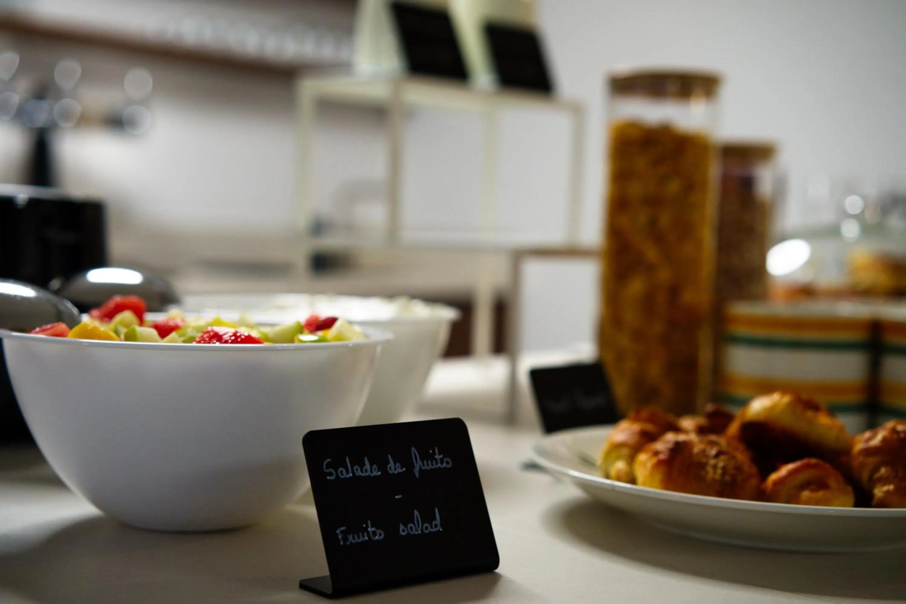 Buffet breakfast in Beau M Paris