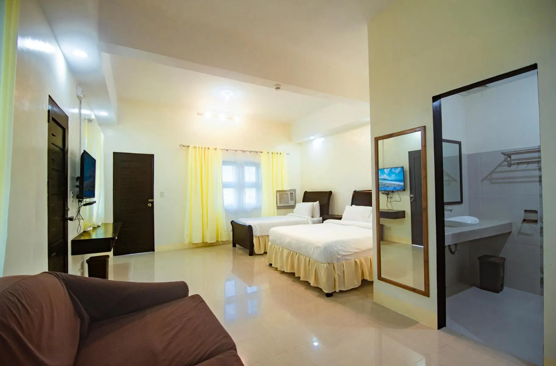 Bedroom, Bed in Boulder-Bay Residences