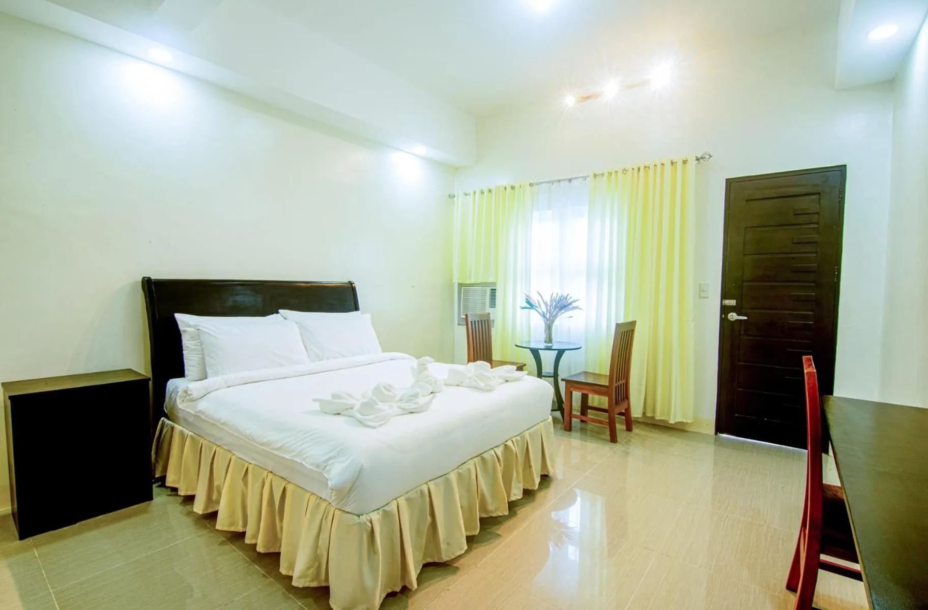 Bed in Boulder-Bay Residences