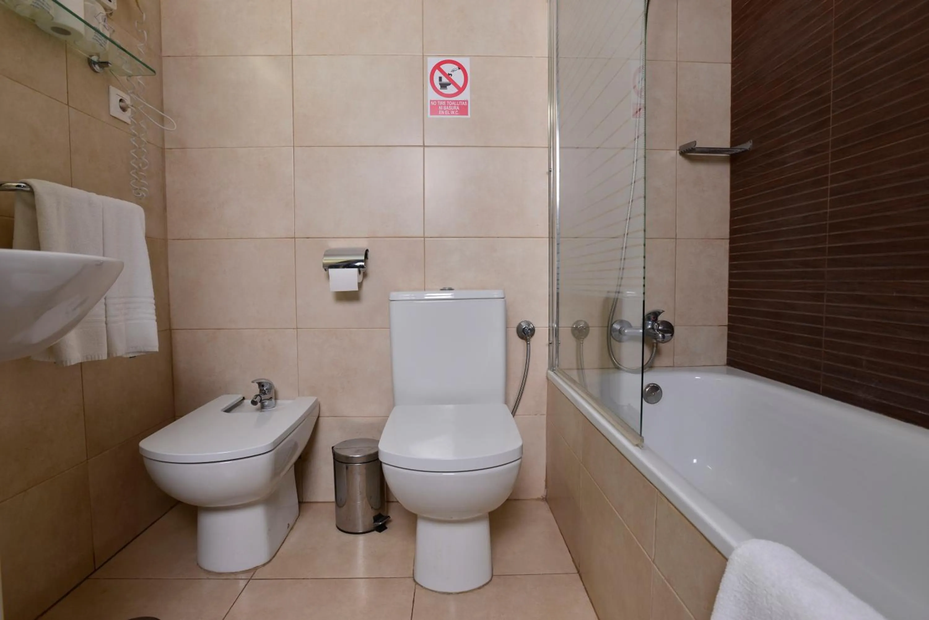 Bathroom in Hotel Sol Almería