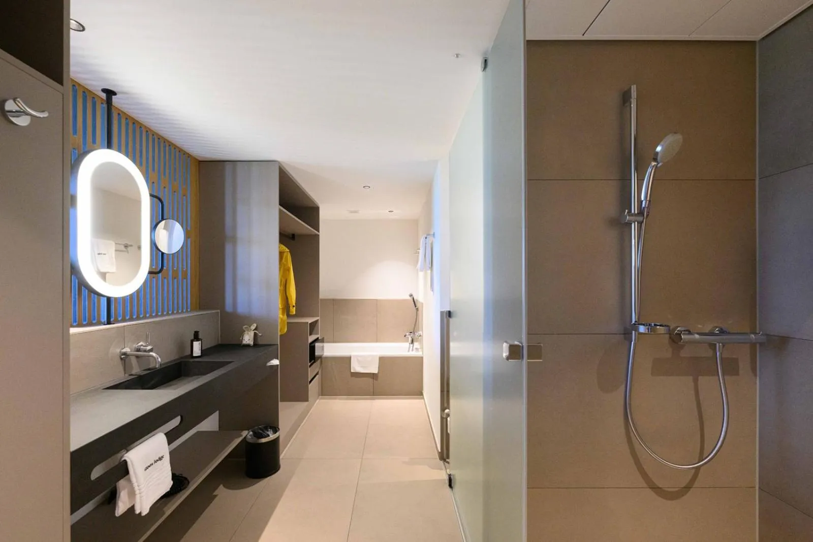 Shower in Stoos Lodge