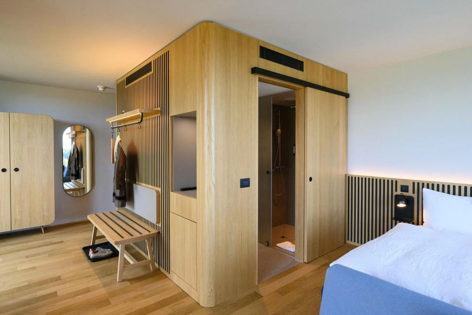 Photo of the whole room, Bed in Stoos Lodge