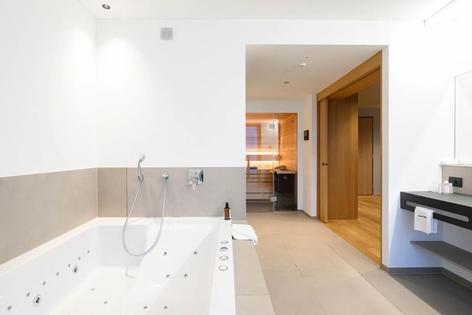 Bathroom in Stoos Lodge