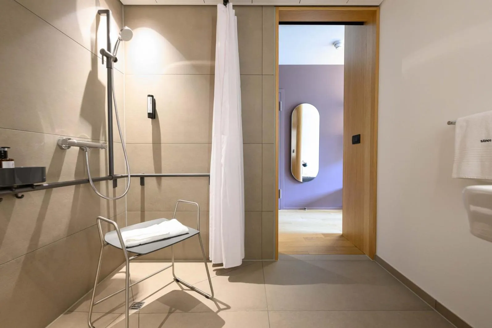 Shower in Stoos Lodge