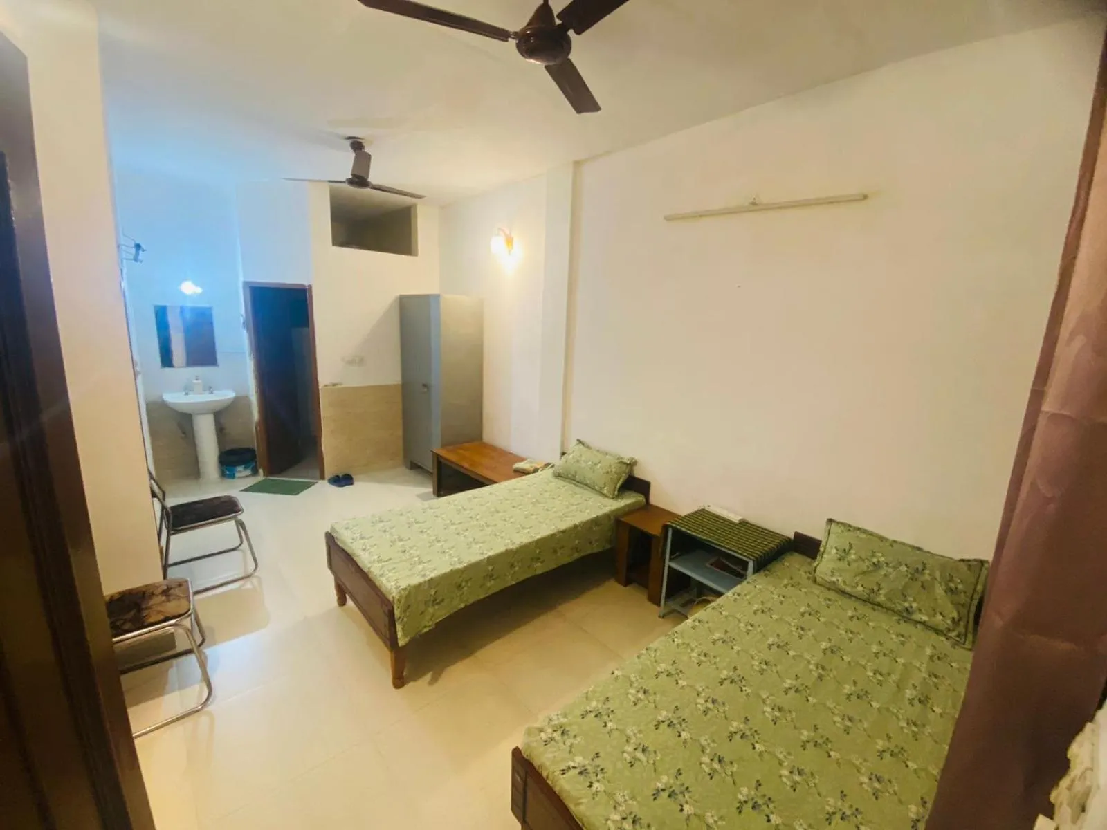 Bed in Negi Lodge Chandigarh
