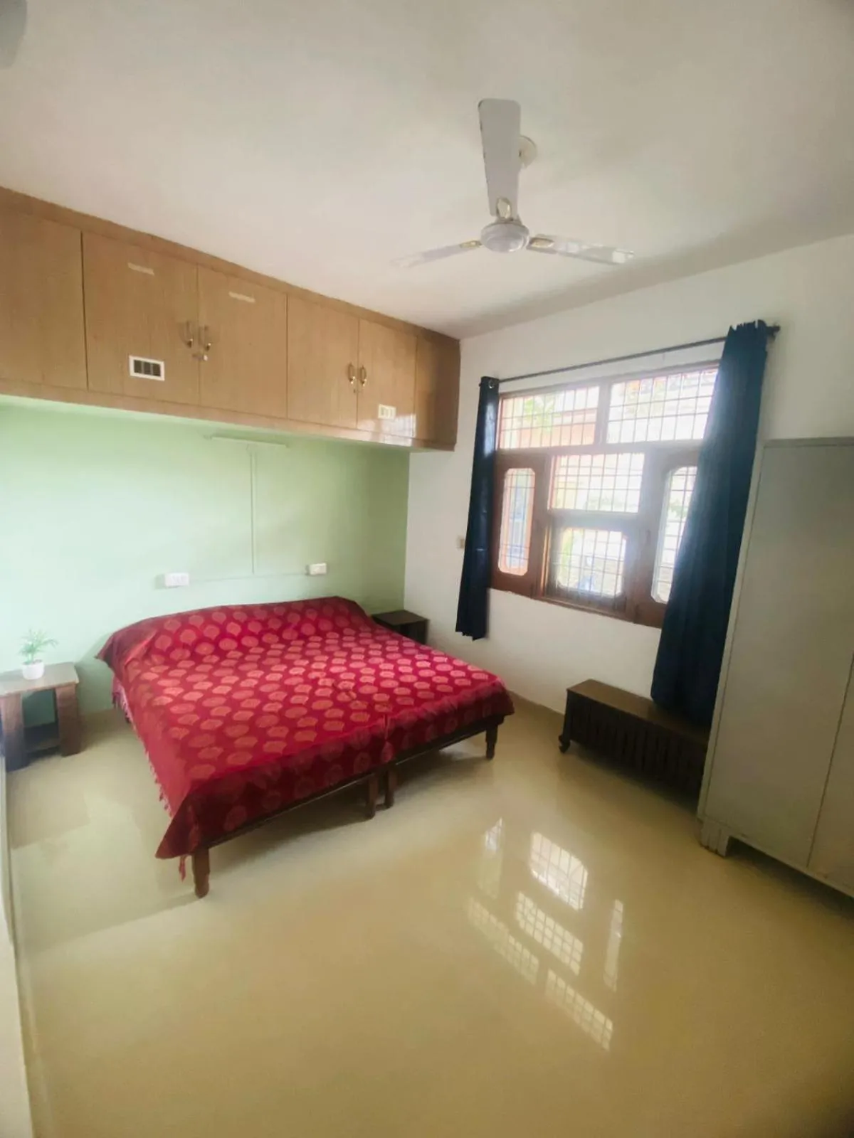 Bed in Negi Lodge Chandigarh