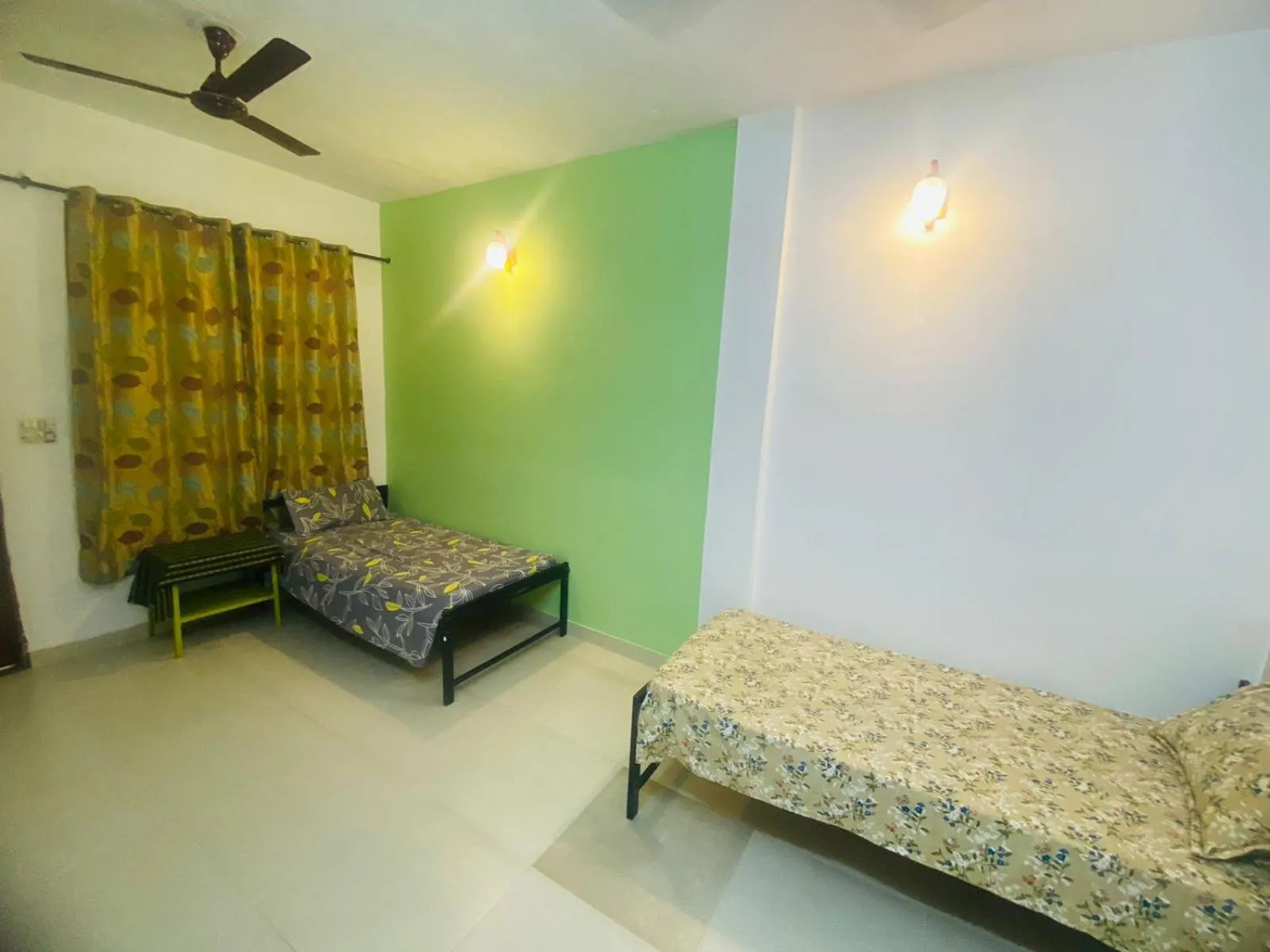 Bed in Negi Lodge Chandigarh